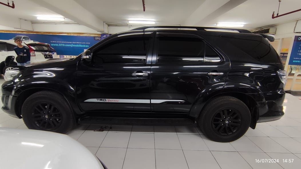 2013 Toyota Fortuner  2013 Toyota Fortuner