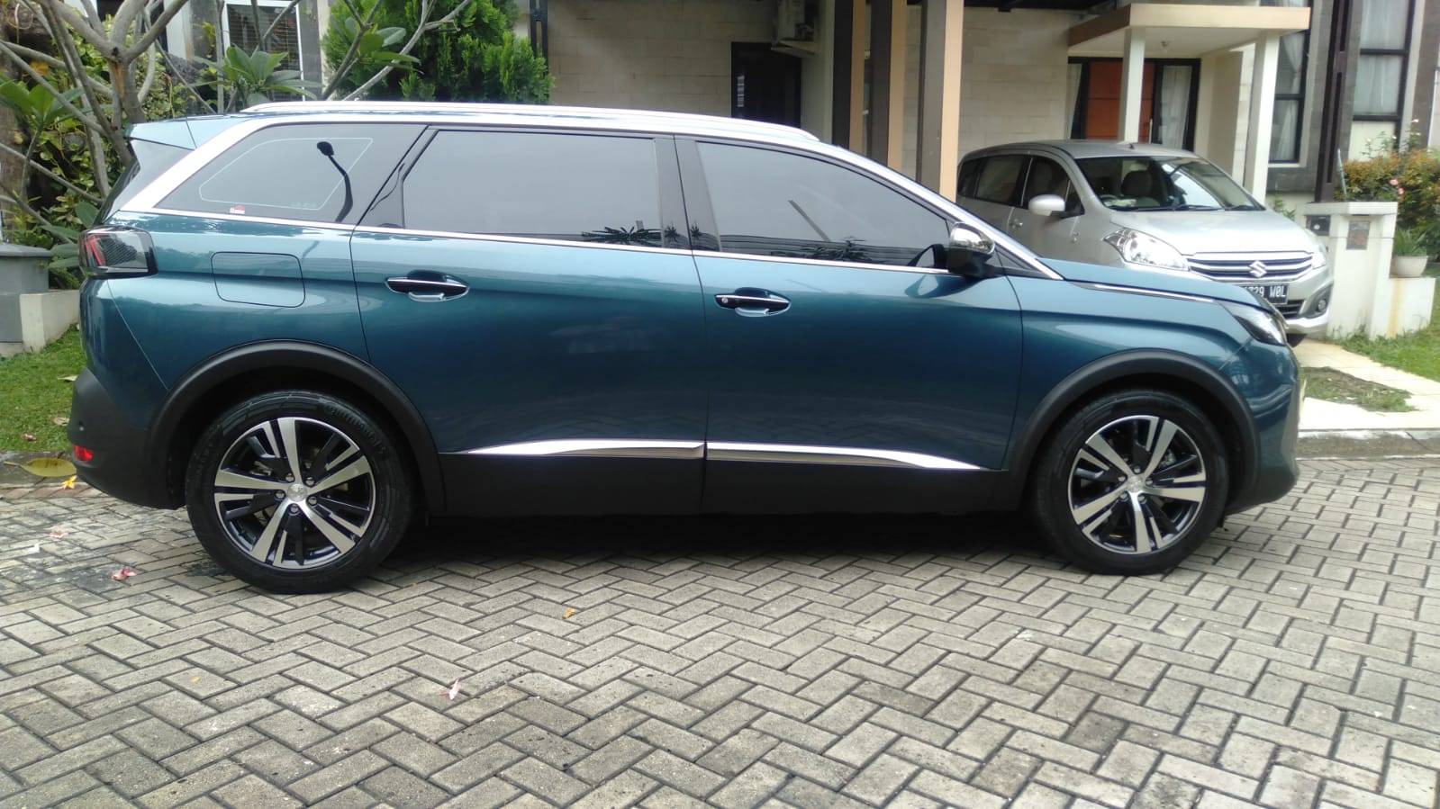 2021 Peugeot 5008 2021 Peugeot 5008