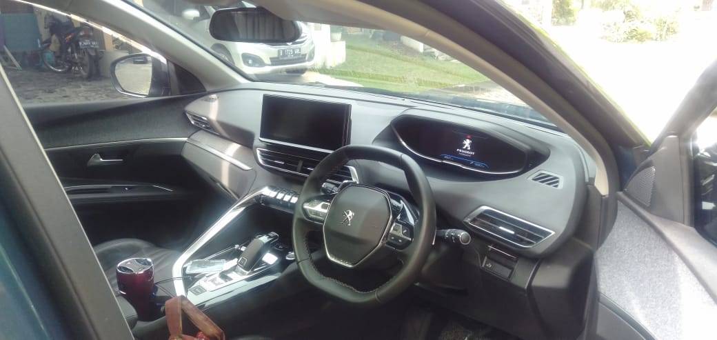 2021 Peugeot 5008 2021 Peugeot 5008