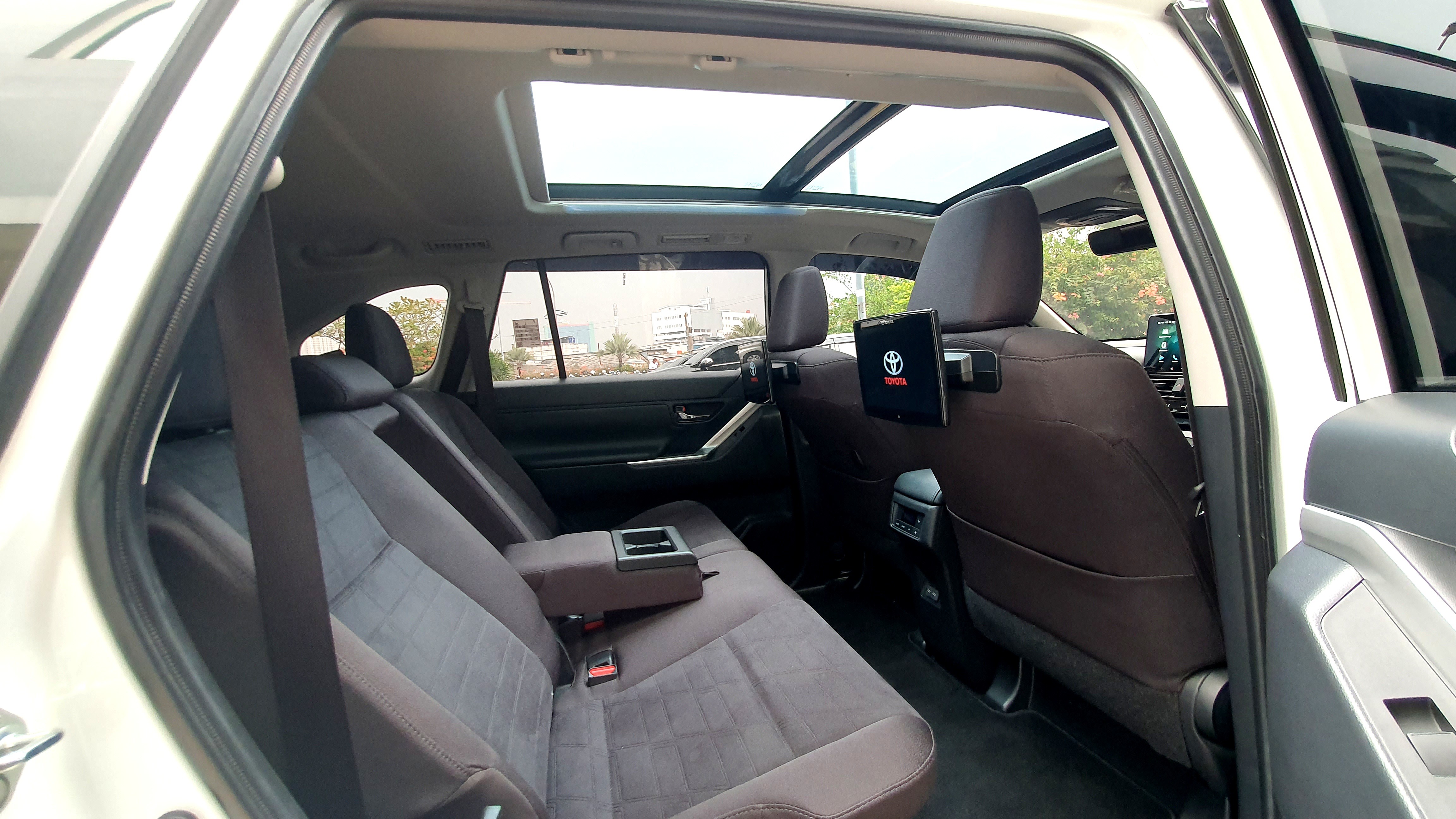 2024 Toyota Kijang Innova Zenix Hybrid EV 2024 Toyota Kijang Innova Zenix Hybrid EV