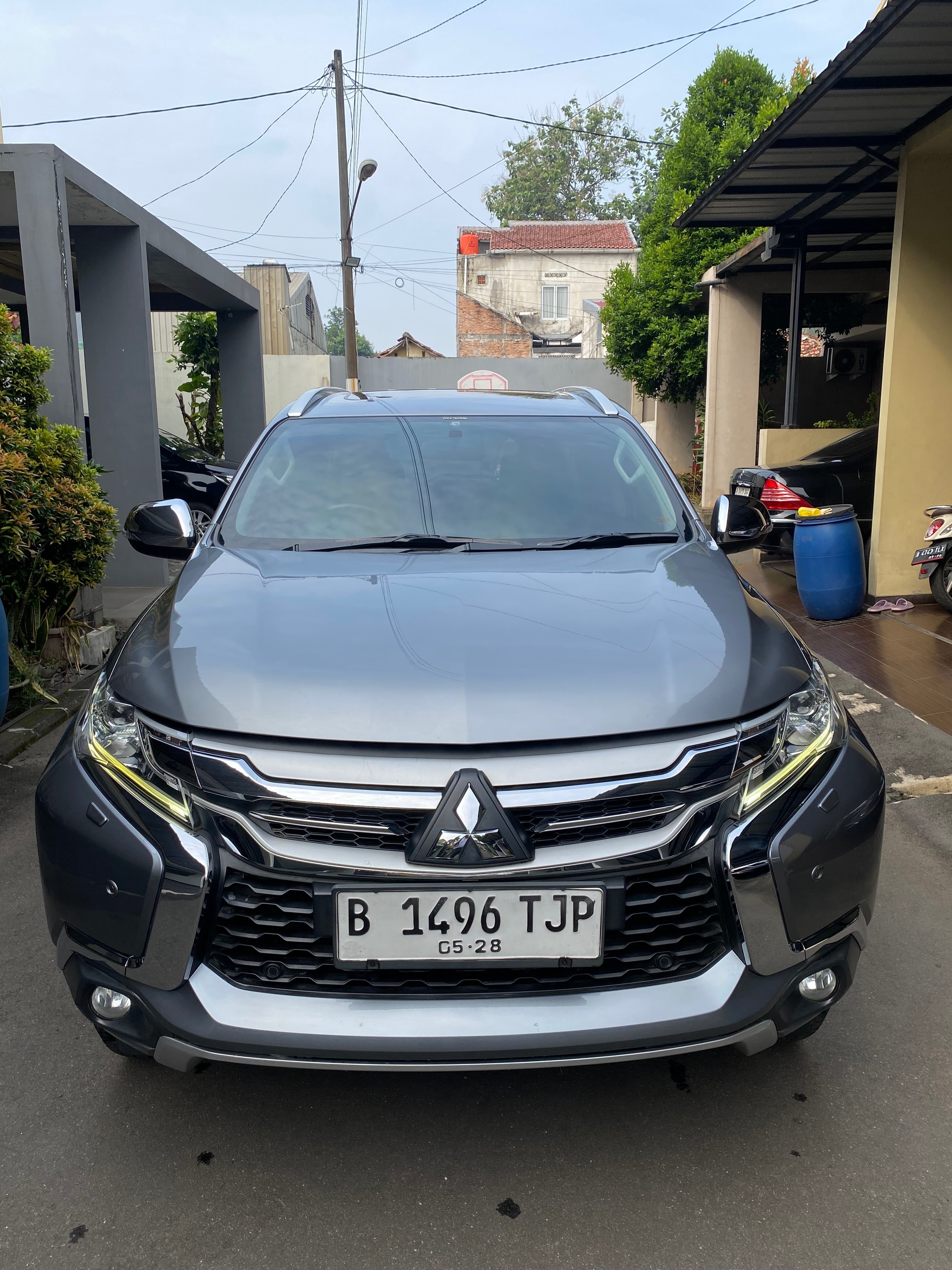 2018 Mitsubishi Pajero Sport Dakar AT 4x2 Bekas 2018 Mitsubishi Pajero Sport Dakar AT 4x2 Bekas