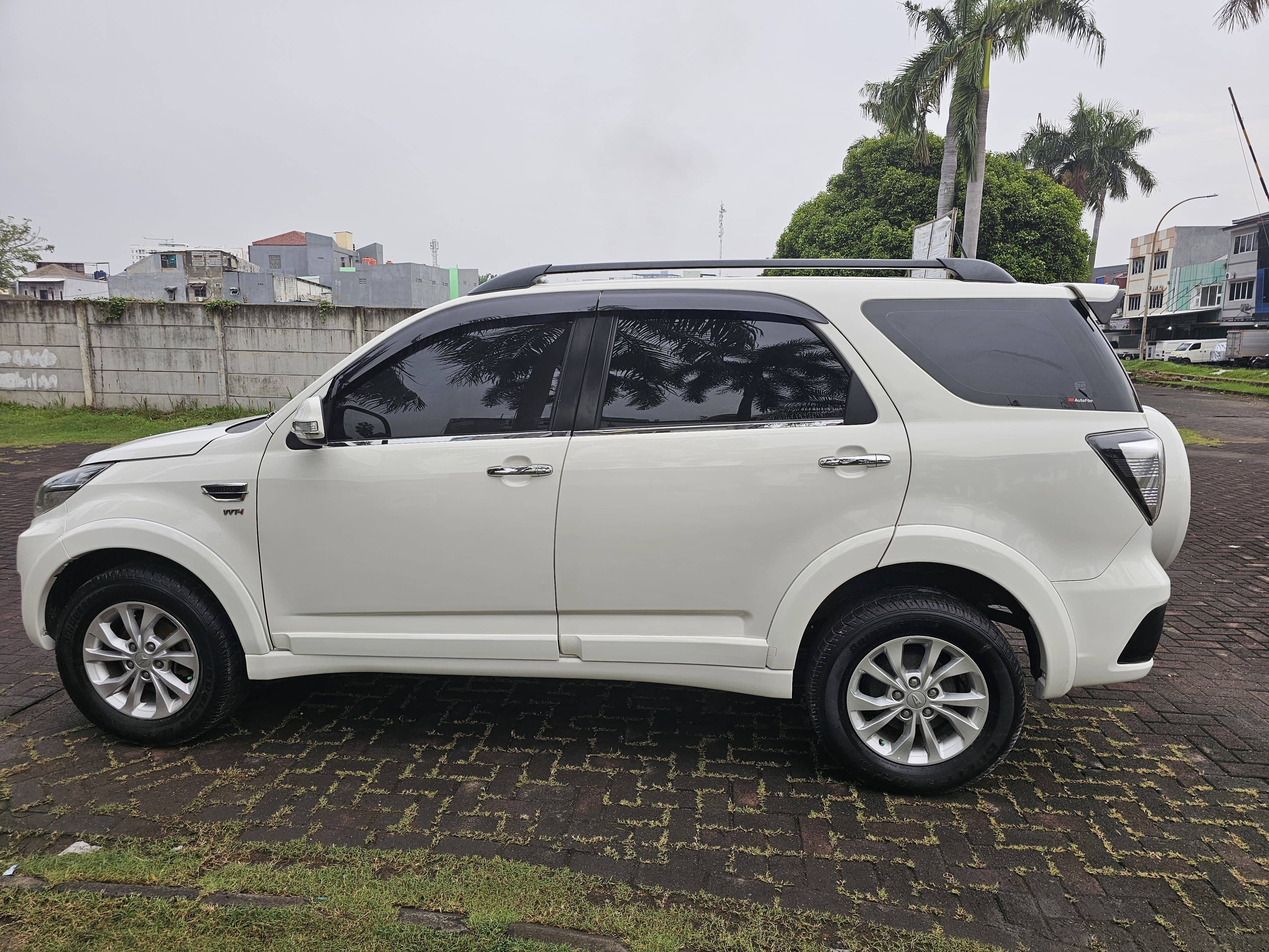 2017 Daihatsu Terios R M/T 2017 Daihatsu Terios R M/T