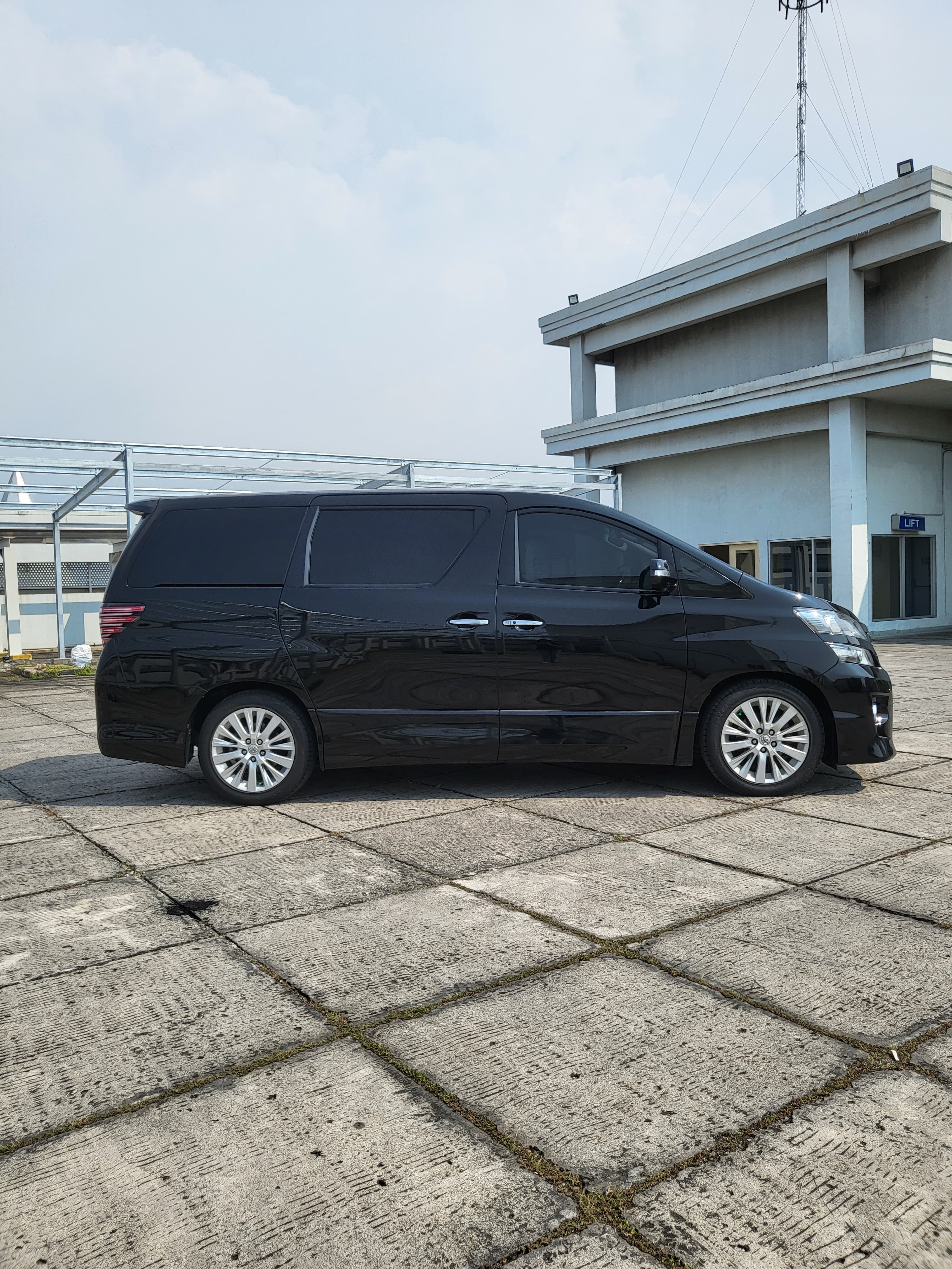 2014 Toyota Vellfire 2014 Toyota Vellfire