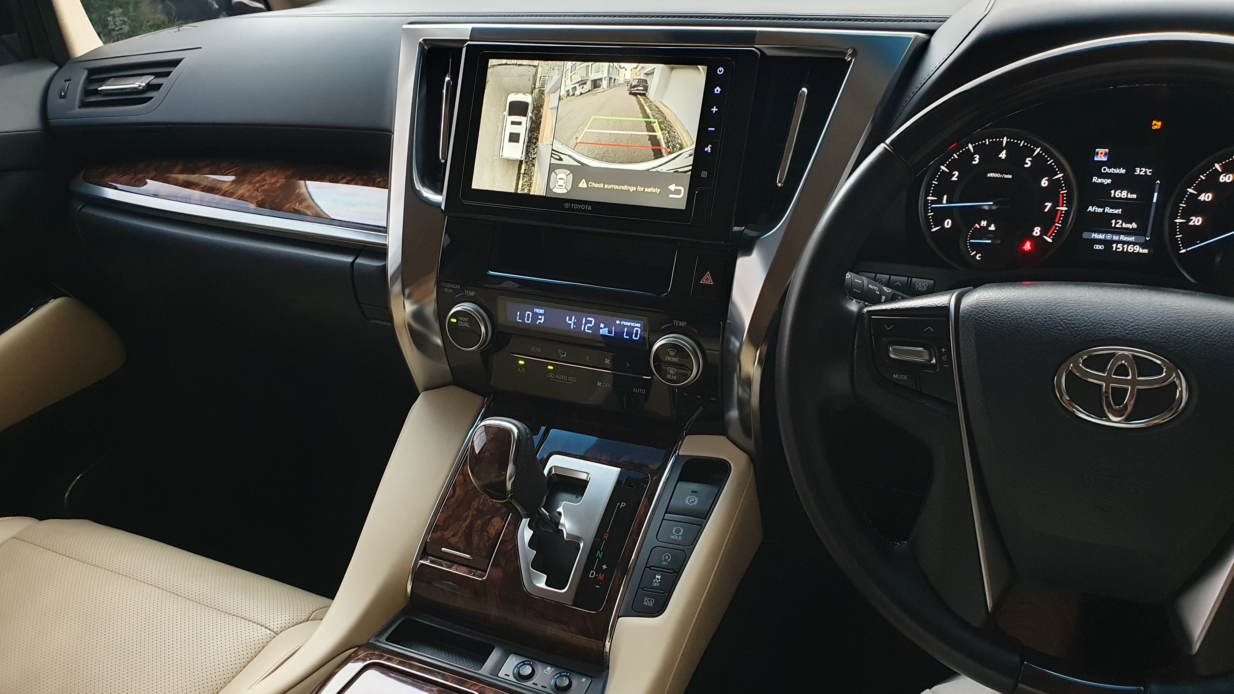 2023 Toyota Alphard  2.5 G A/T 2023 Toyota Alphard  2.5 G A/T