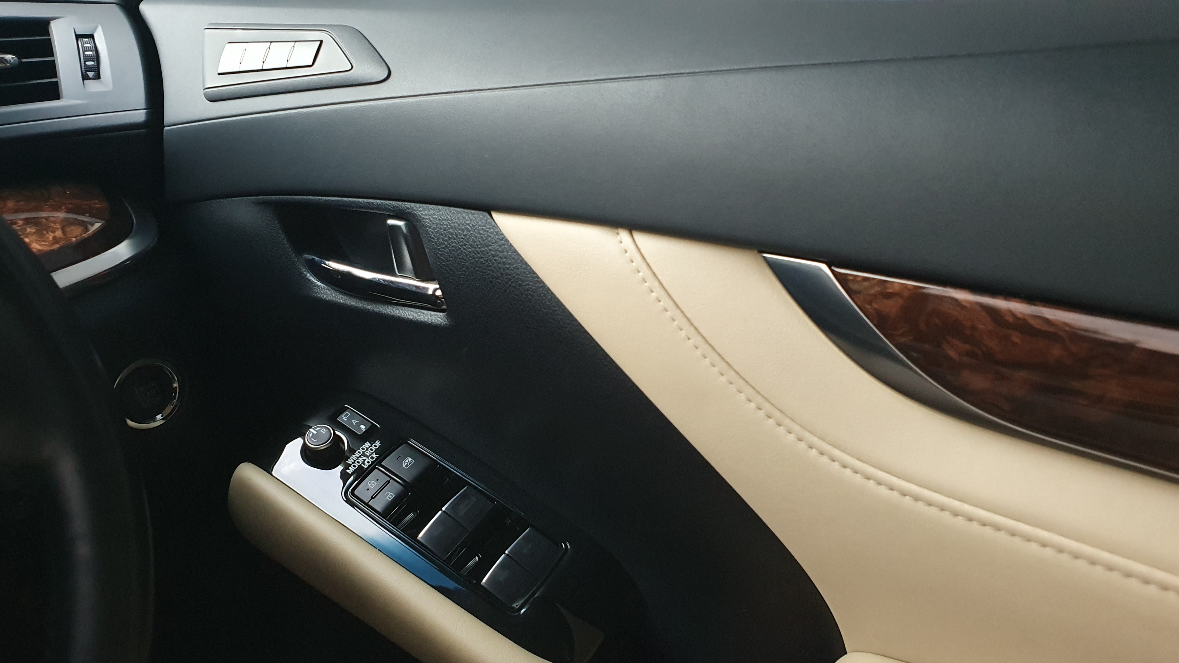 2023 Toyota Alphard  2.5 G A/T 2023 Toyota Alphard  2.5 G A/T