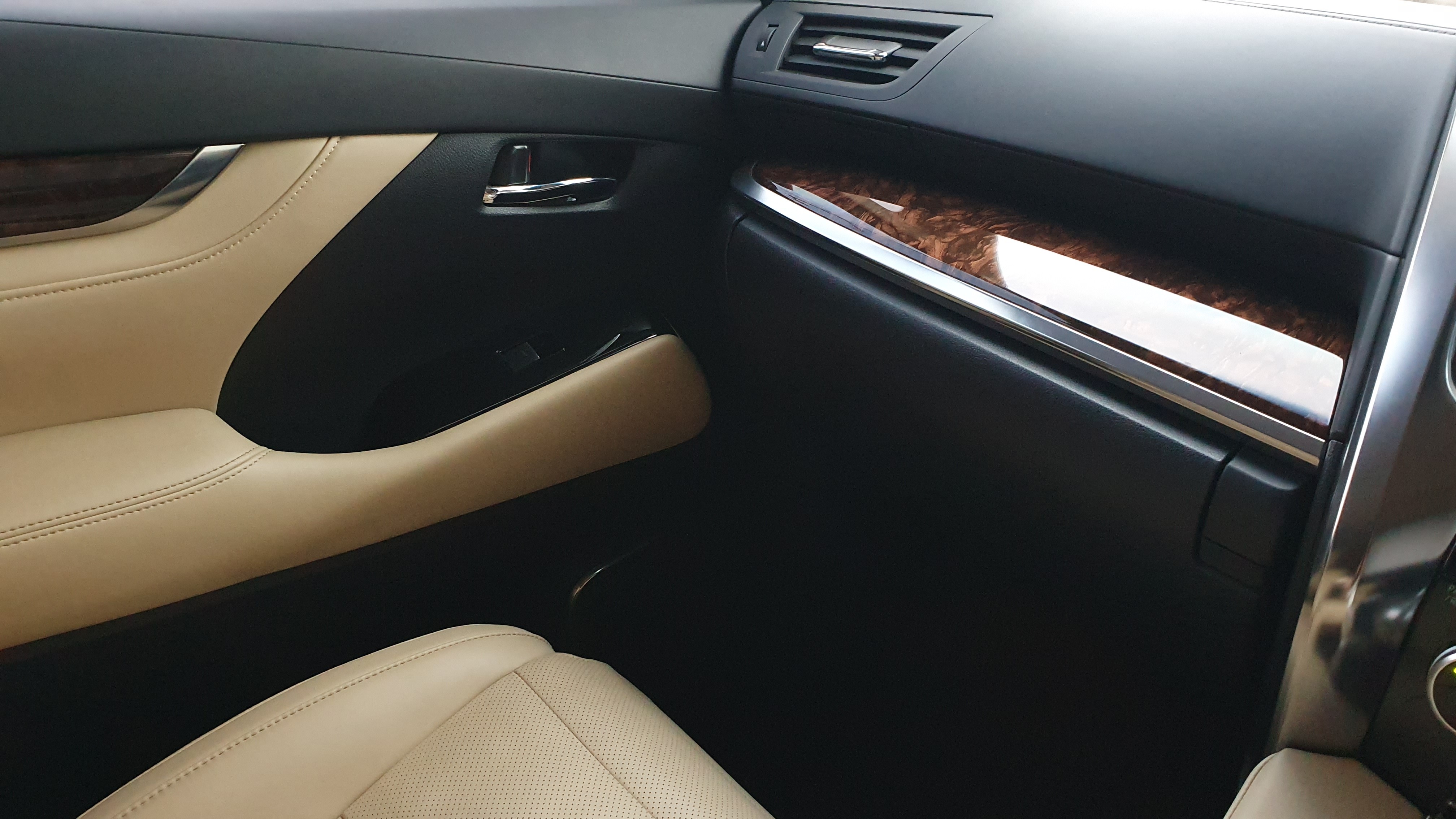 2023 Toyota Alphard  2.5 G A/T 2023 Toyota Alphard  2.5 G A/T