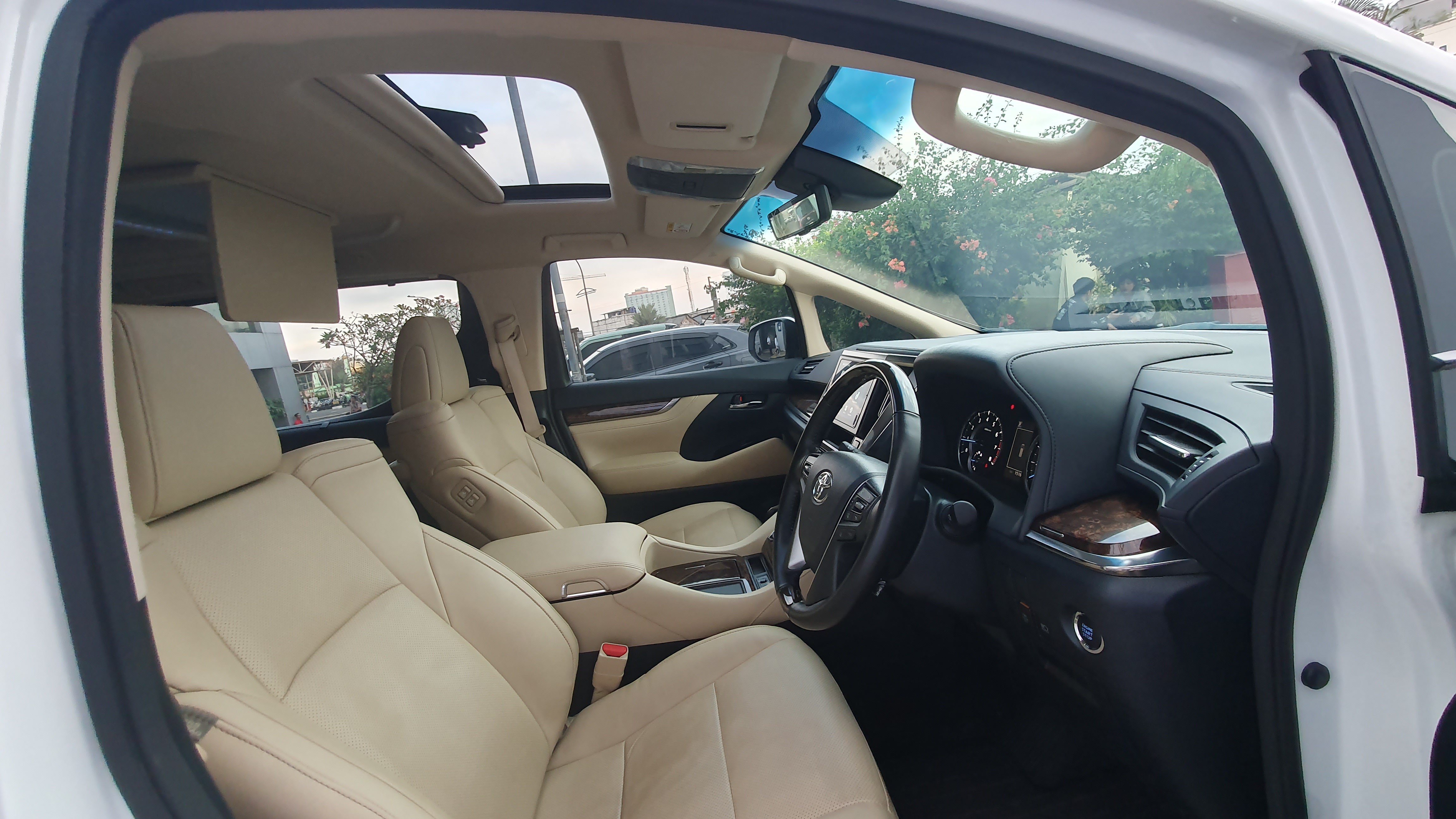 2023 Toyota Alphard  2.5 G A/T 2023 Toyota Alphard  2.5 G A/T