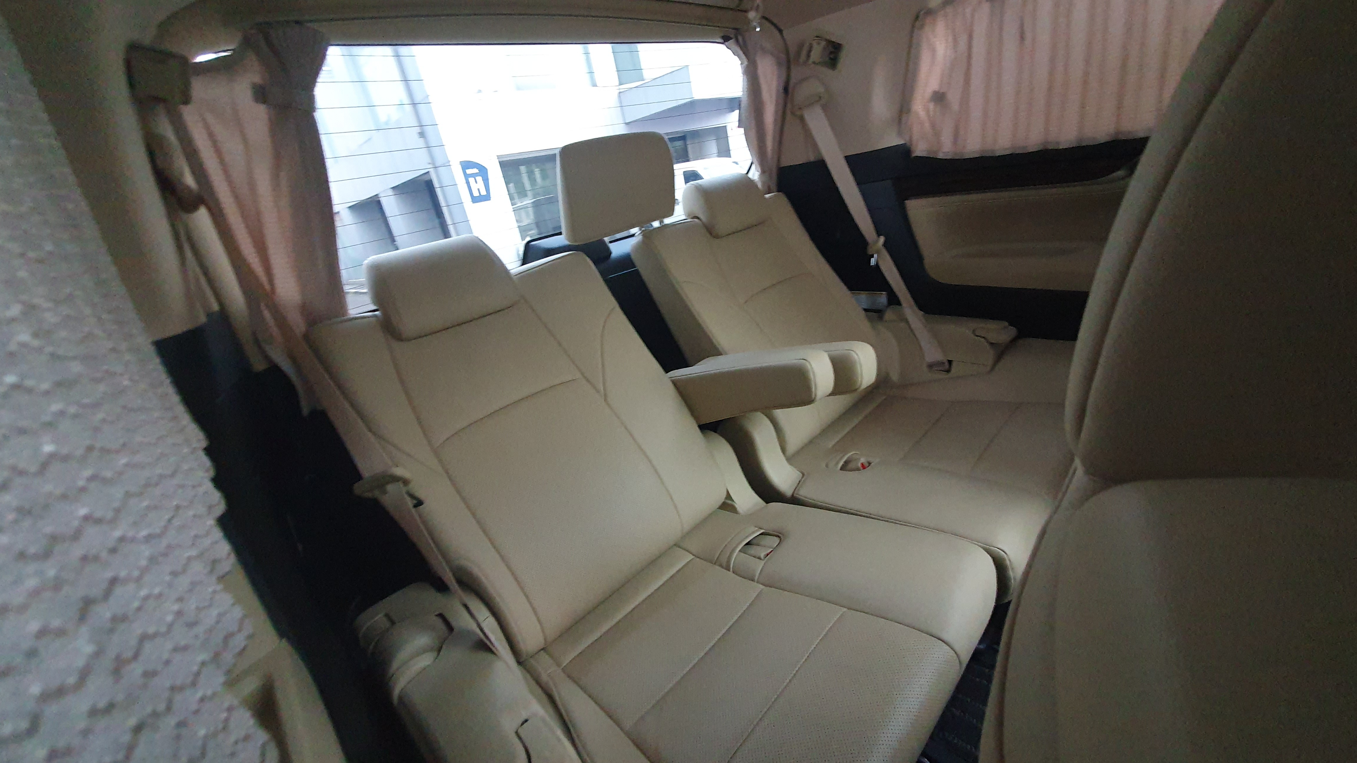 2023 Toyota Alphard  2.5 G A/T 2023 Toyota Alphard  2.5 G A/T
