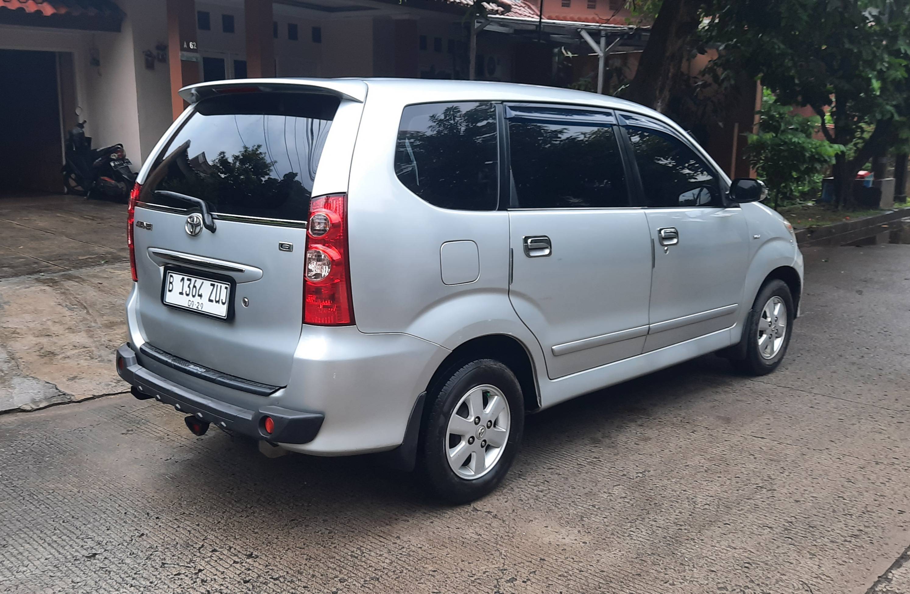 2010 Toyota Avanza VVT-i G 1.3L MT 2010 Toyota Avanza VVT-i G 1.3L MT