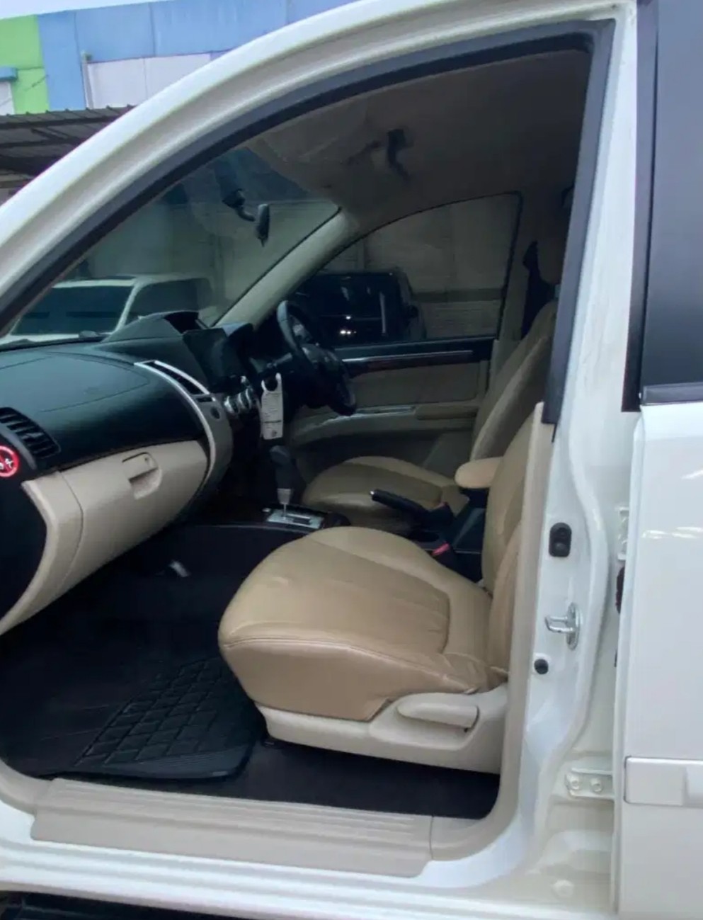 2015 Mitsubishi Pajero Sport 2015 Mitsubishi Pajero Sport