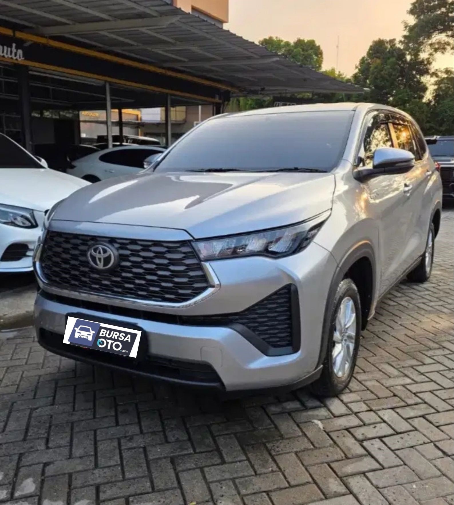 Second Hand 2024 Toyota Kijang Innova Zenix Hybrid EV Second Hand 2024 Toyota Kijang Innova Zenix Hybrid EV