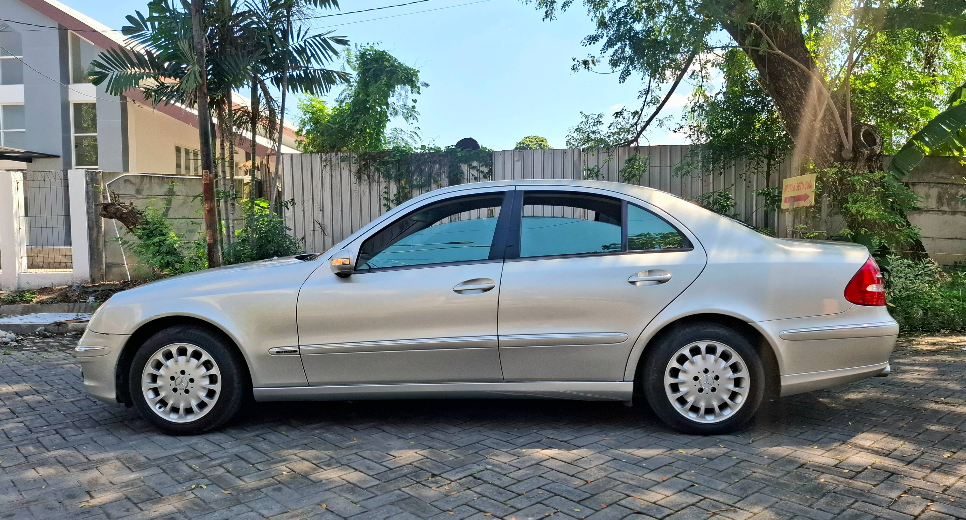 2000 Mercedes Benz E-Class  E230 2000 Mercedes Benz E-Class  E230