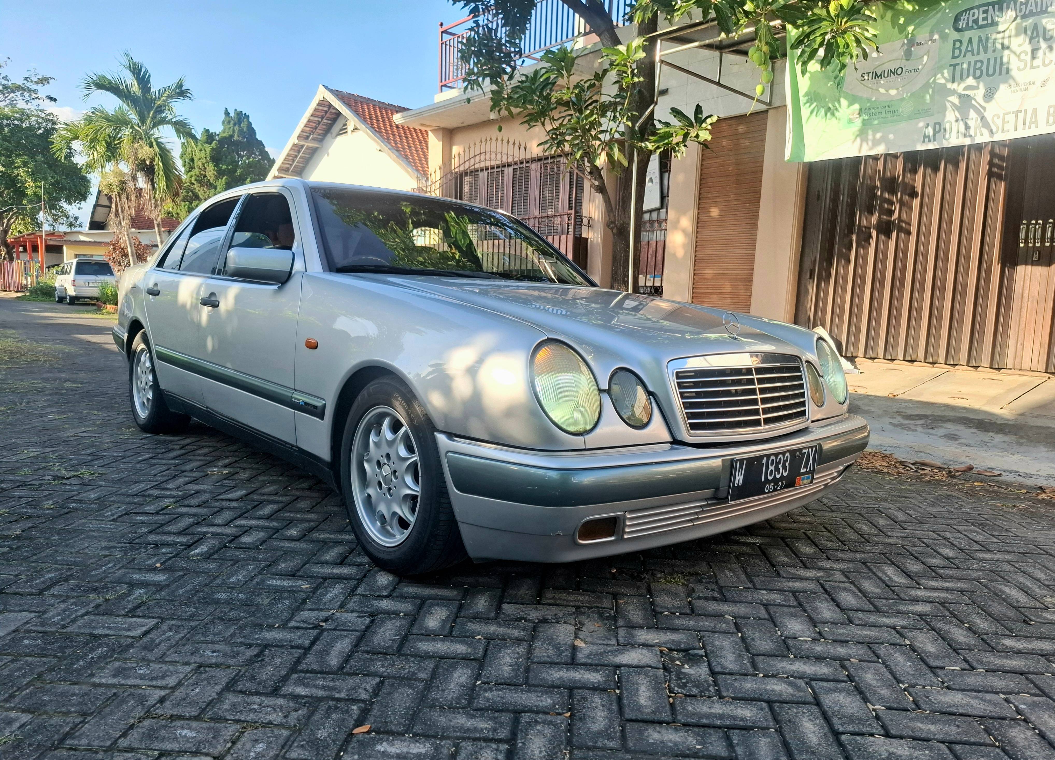 2000 Mercedes Benz E-Class  E230 2000 Mercedes Benz E-Class  E230