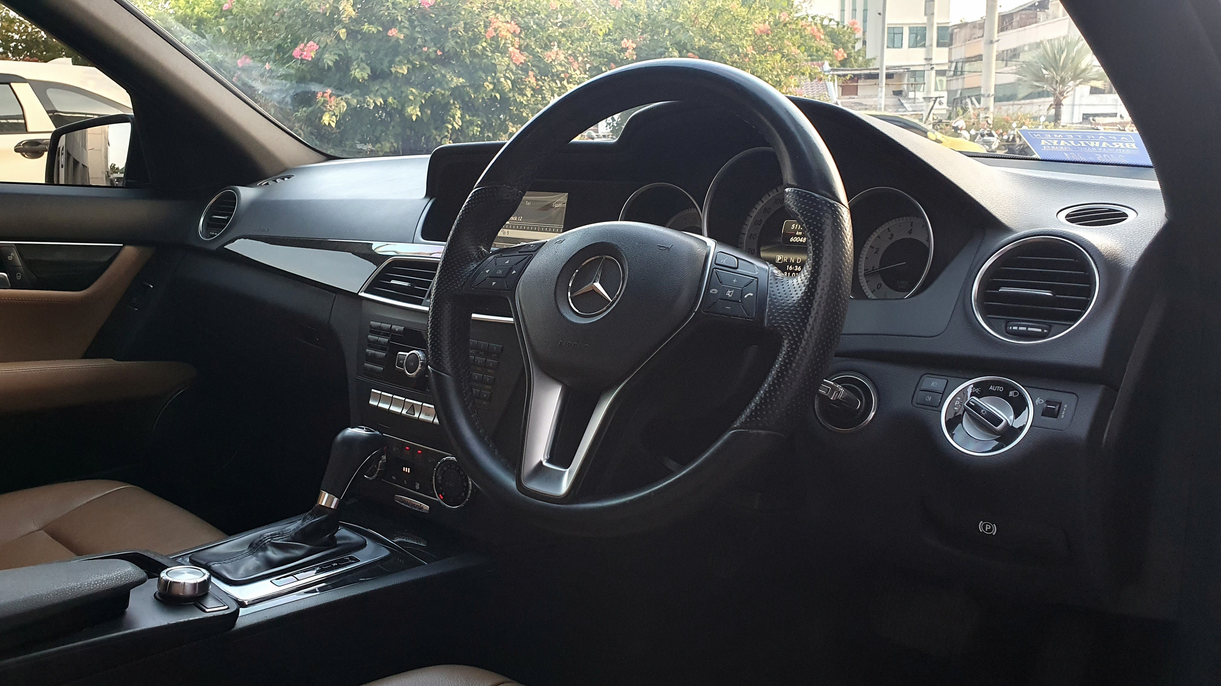 2013 Mercedes Benz C-Class Sedan 2013 Mercedes Benz C-Class Sedan