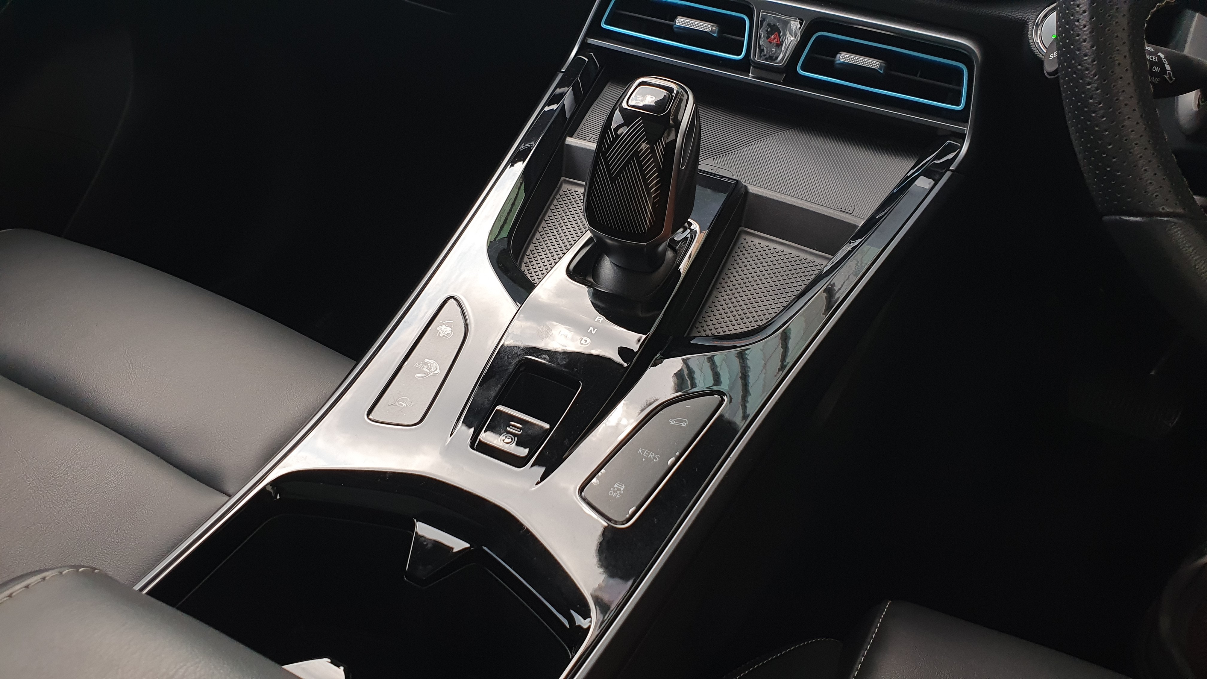 2024 MG VS HEV 2024 MG VS HEV