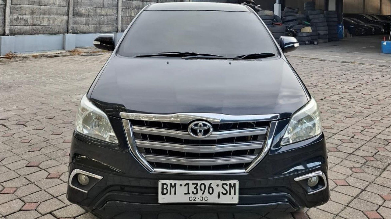 Second Hand 2014 Toyota Innova V Bensin 2.0L AT Second Hand 2014 Toyota Innova V Bensin 2.0L AT
