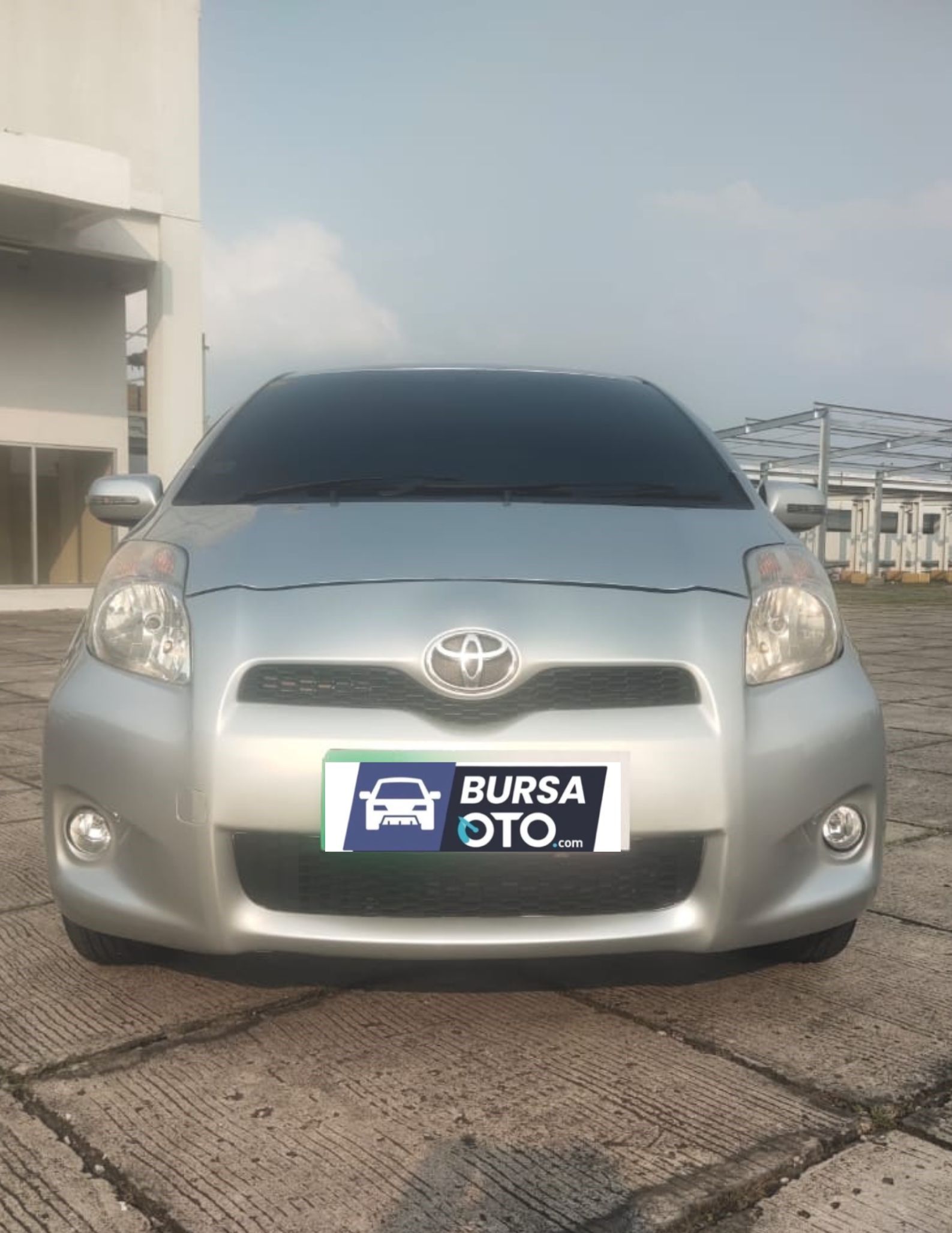 2013 Toyota Yaris  E AT
