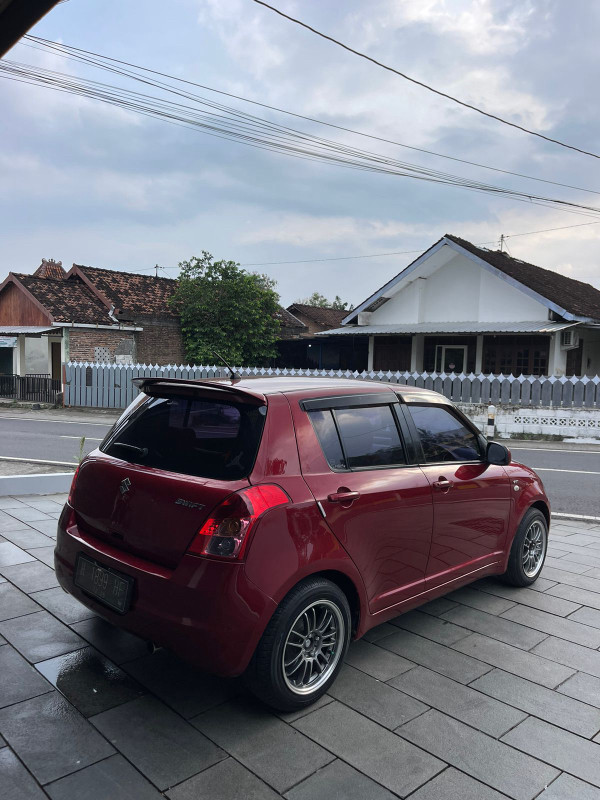 2010 Suzuki Swift  1.5 ST A/T MNB 2010 Suzuki Swift  1.5 ST A/T MNB