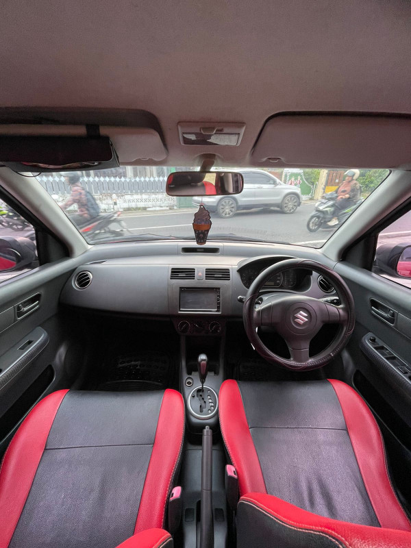 2010 Suzuki Swift  1.5 ST A/T MNB 2010 Suzuki Swift  1.5 ST A/T MNB