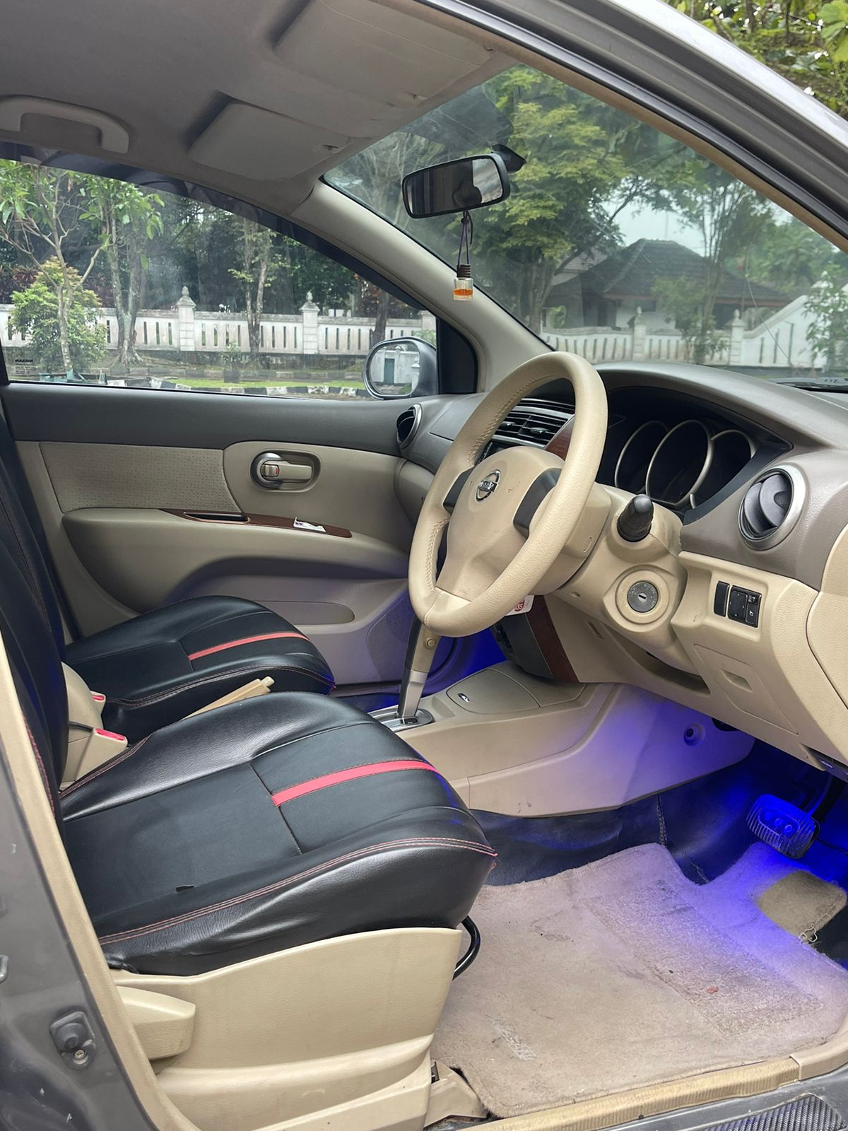 2007 Nissan Grand Livina  1.8 XV A/T 2007 Nissan Grand Livina  1.8 XV A/T