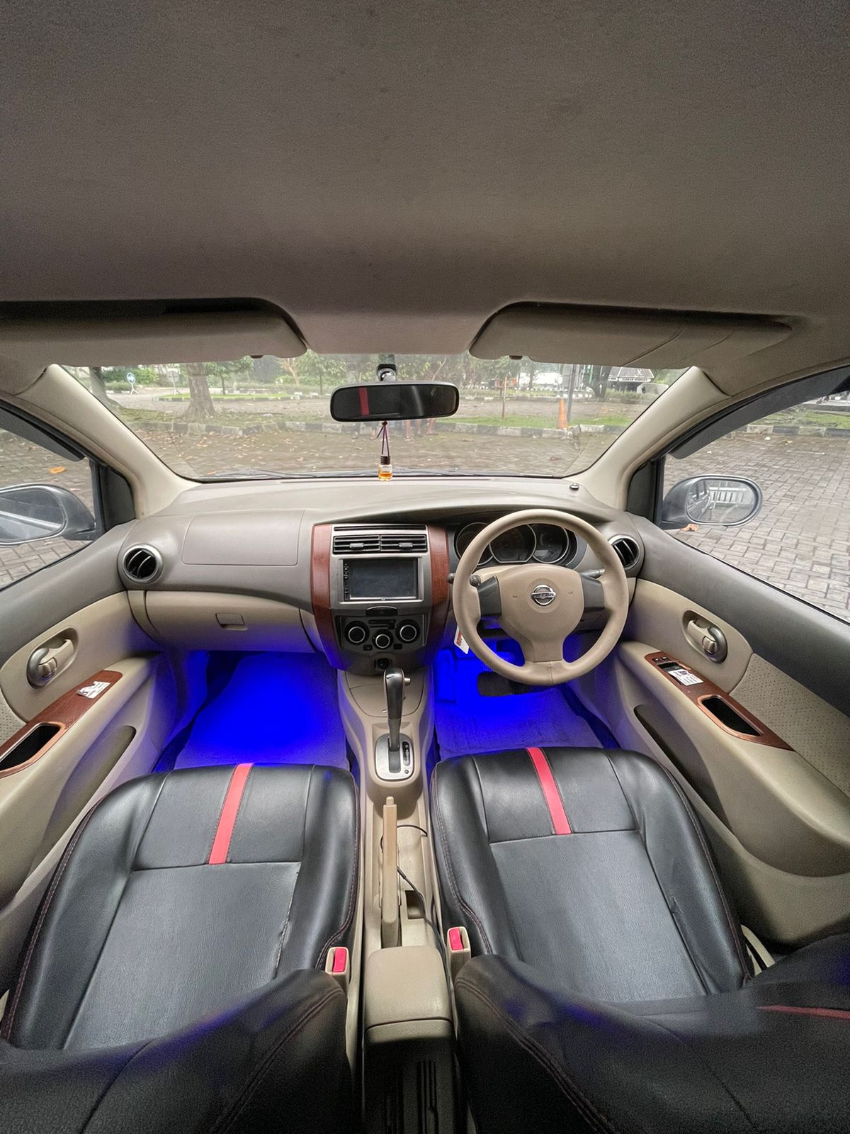 2007 Nissan Grand Livina  1.8 XV A/T 2007 Nissan Grand Livina  1.8 XV A/T