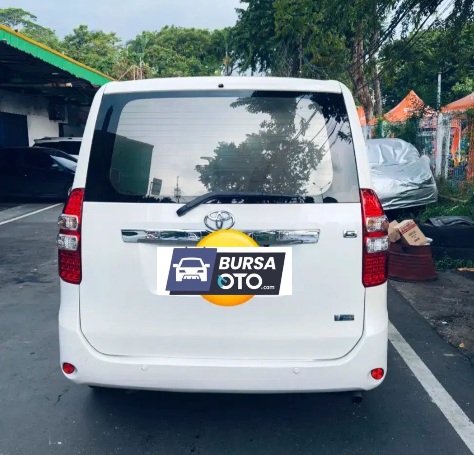 2013 Toyota NAV1 2013 Toyota NAV1