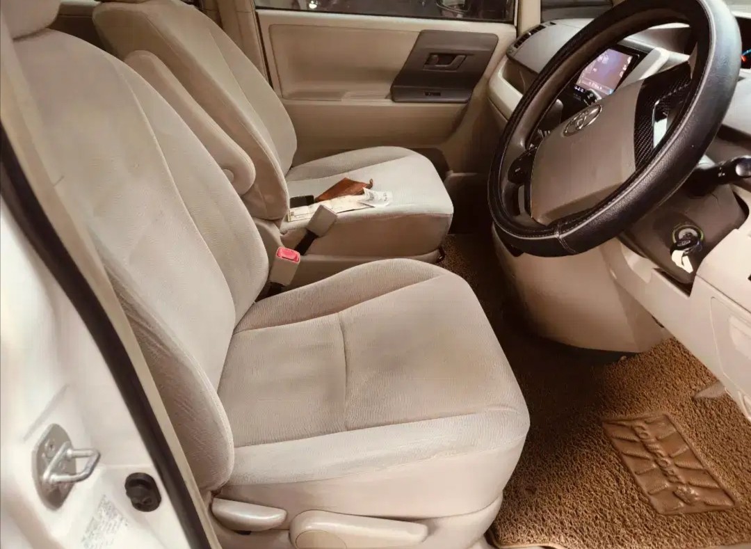 2013 Toyota NAV1 2013 Toyota NAV1