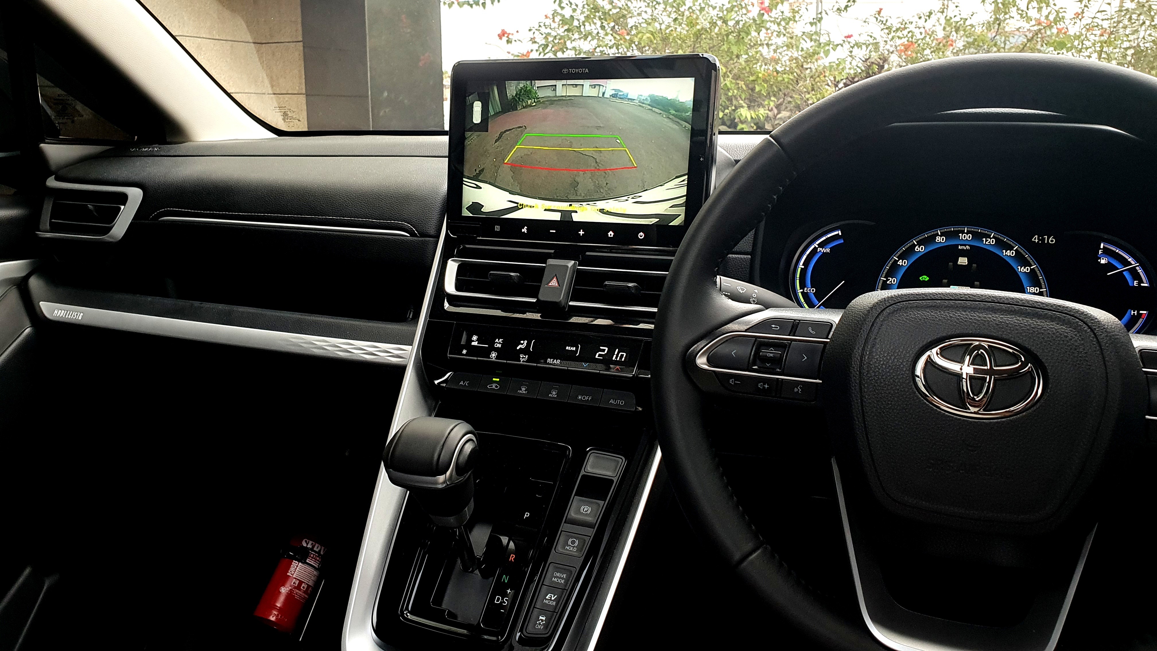 2024 Toyota Kijang Innova Zenix Hybrid EV 2024 Toyota Kijang Innova Zenix Hybrid EV