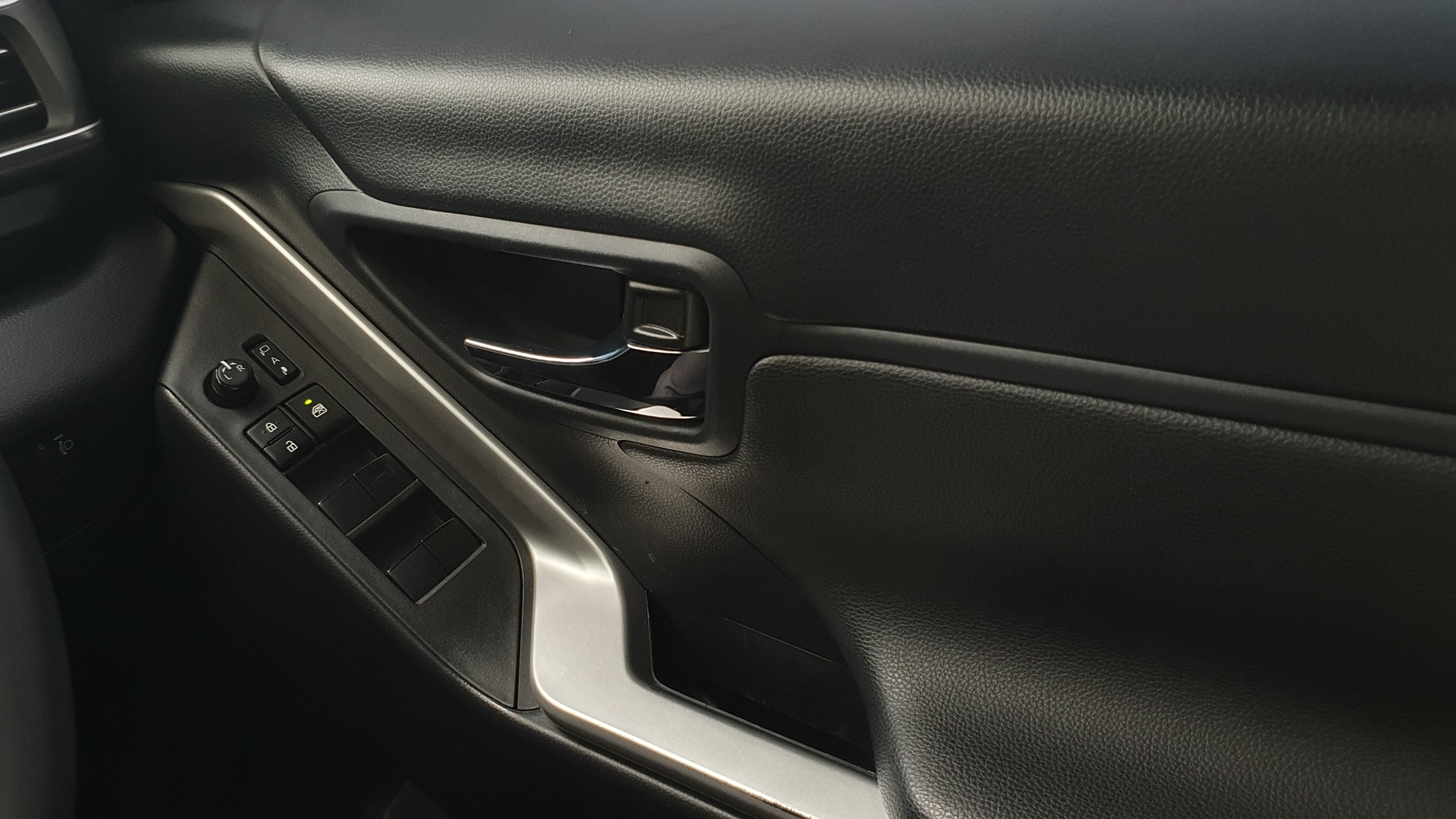 2024 Toyota Kijang Innova Zenix Hybrid EV 2024 Toyota Kijang Innova Zenix Hybrid EV