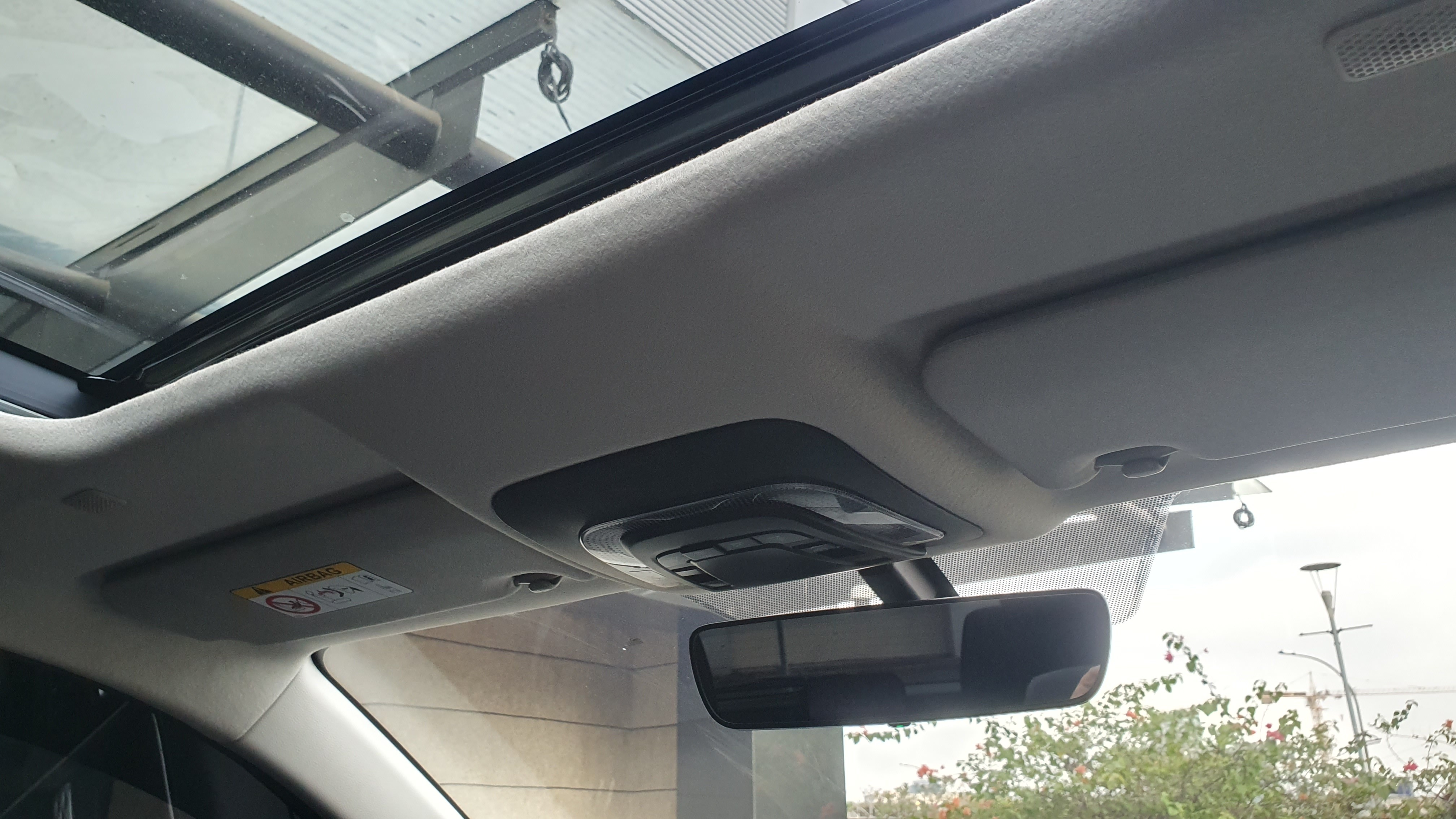 2024 Toyota Kijang Innova Zenix Hybrid EV 2024 Toyota Kijang Innova Zenix Hybrid EV