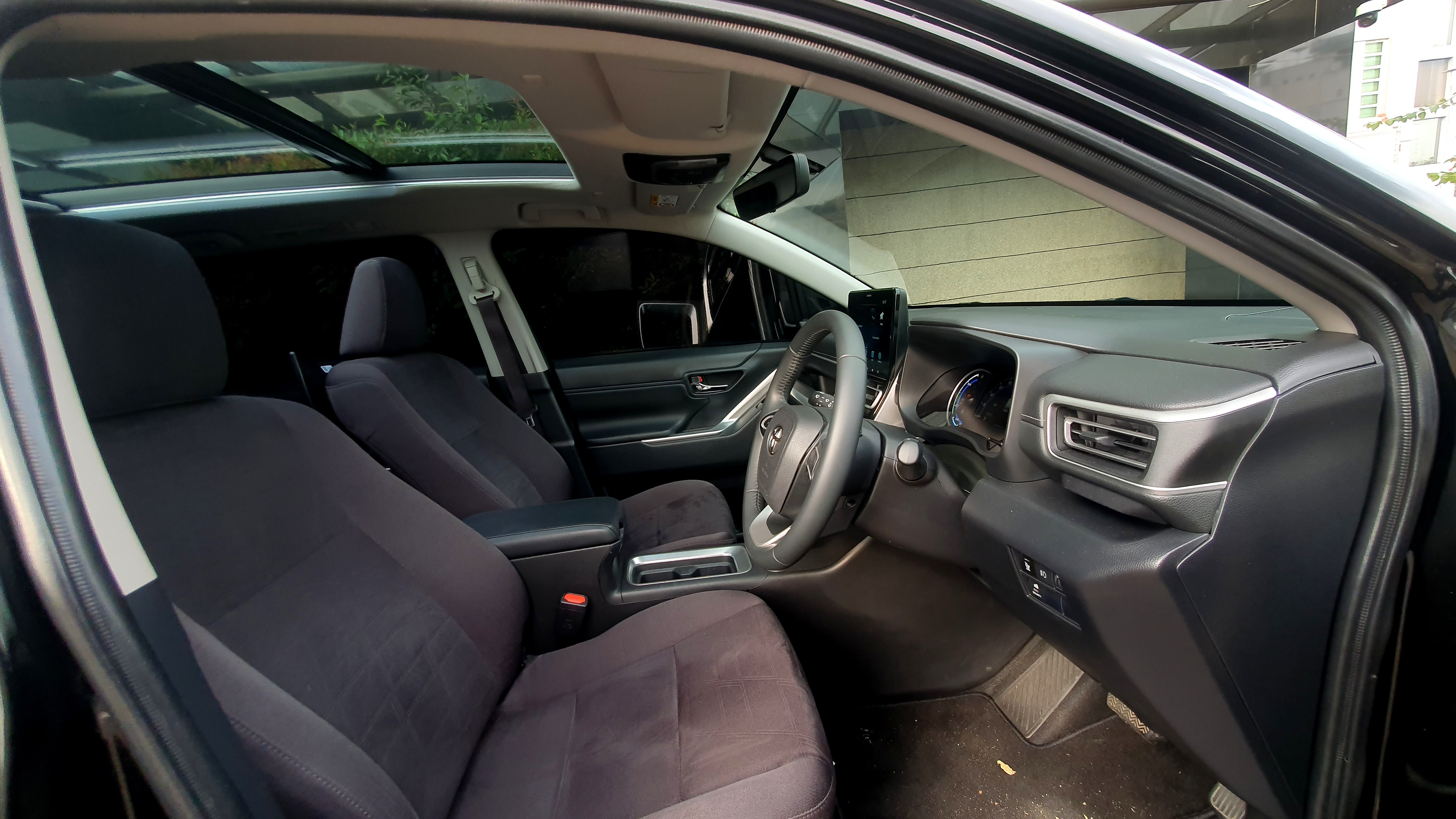 2024 Toyota Kijang Innova Zenix Hybrid EV 2024 Toyota Kijang Innova Zenix Hybrid EV