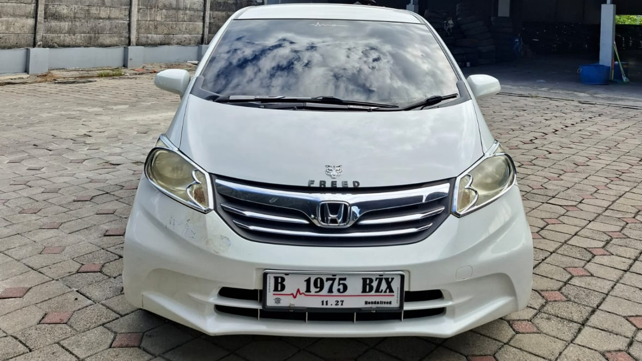 Second Hand 2012 Honda Freed  S AT Second Hand 2012 Honda Freed  S AT