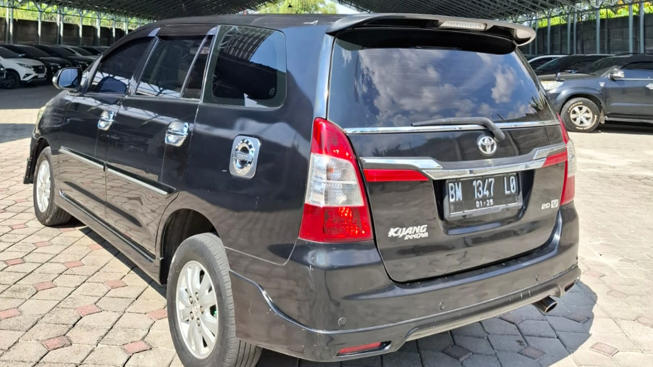 2013 Toyota Innova 2013 Toyota Innova