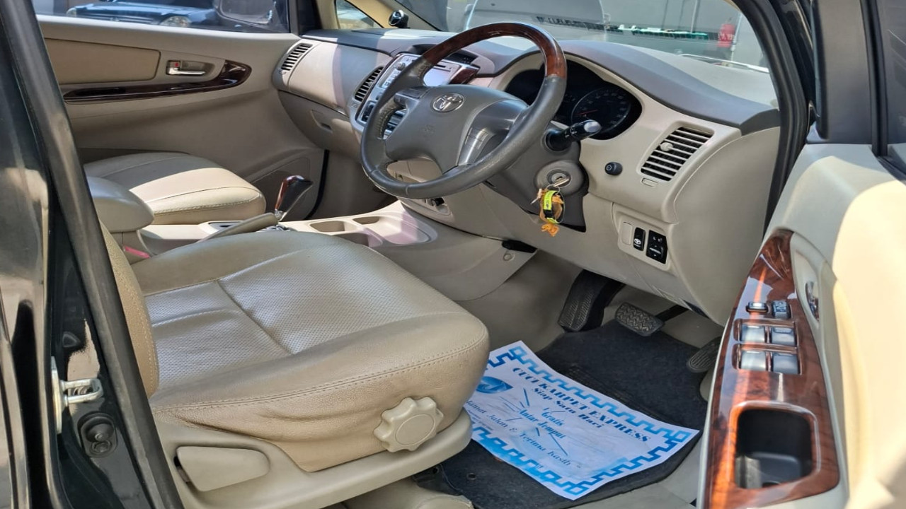 2013 Toyota Innova 2013 Toyota Innova