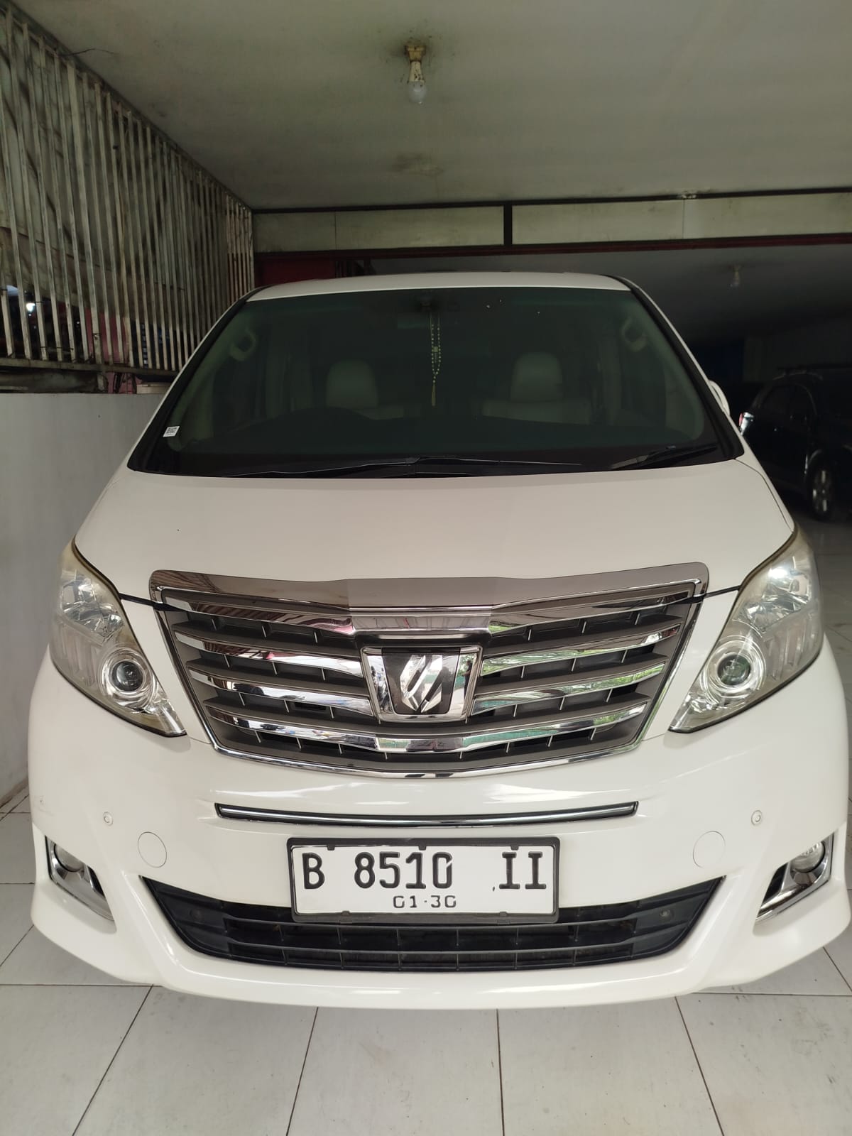 2011 Toyota Alphard  2.4 AT Bekas 2011 Toyota Alphard  2.4 AT Bekas