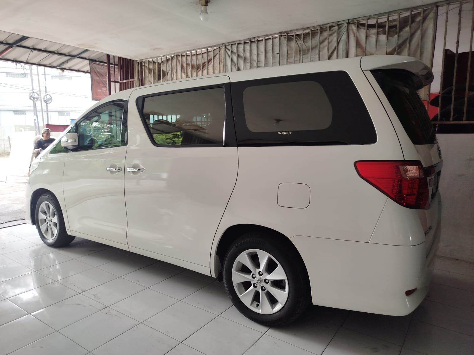 2011 Toyota Alphard 2011 Toyota Alphard