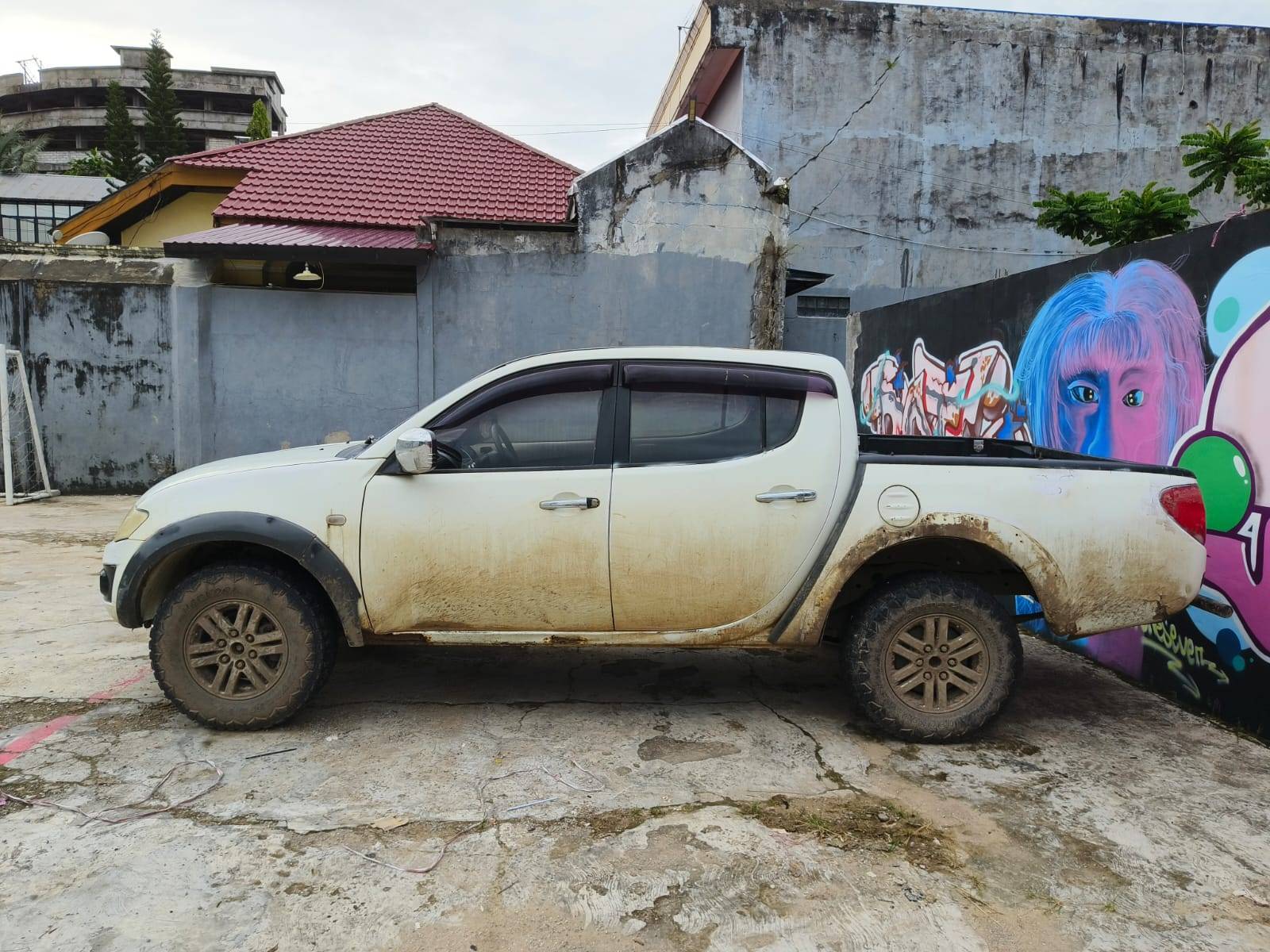 2012 Mitsubishi Triton Double Cab GLS 4x4 MT 2012 Mitsubishi Triton Double Cab GLS 4x4 MT