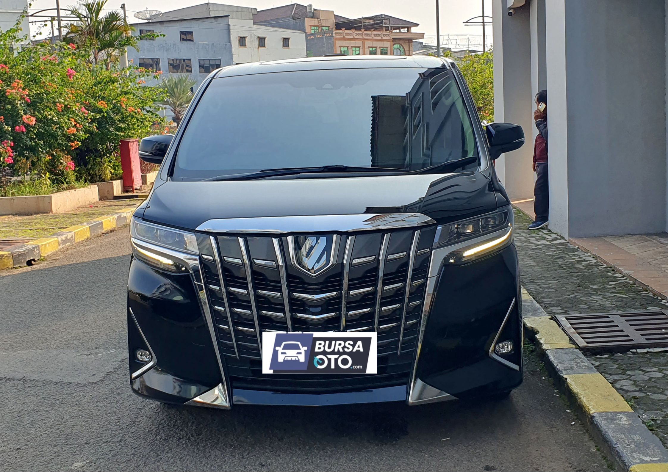 Second Hand 2022 Toyota Alphard Second Hand 2022 Toyota Alphard