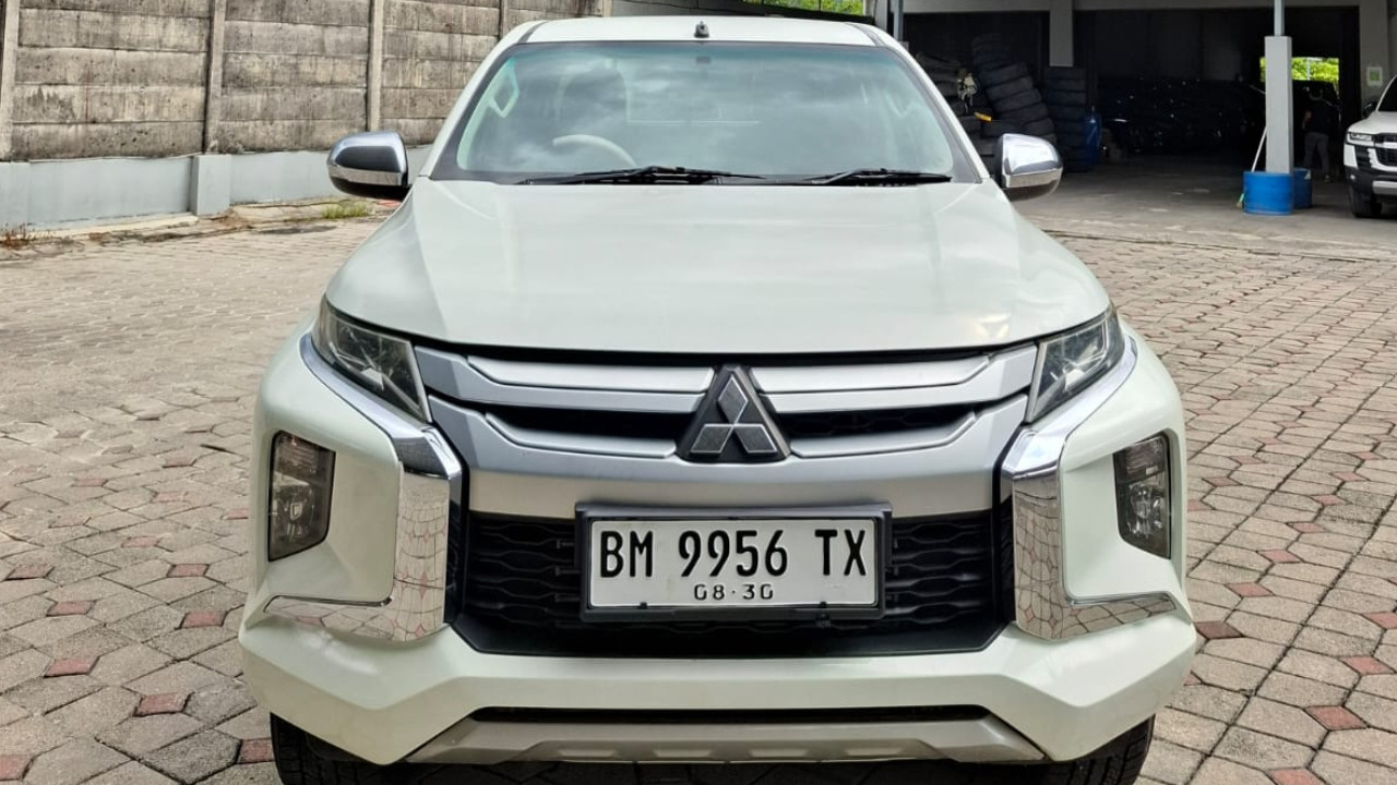 2019 Mitsubishi Triton Double Cab GLS 4x4 MT Bekas 2019 Mitsubishi Triton Double Cab GLS 4x4 MT Bekas