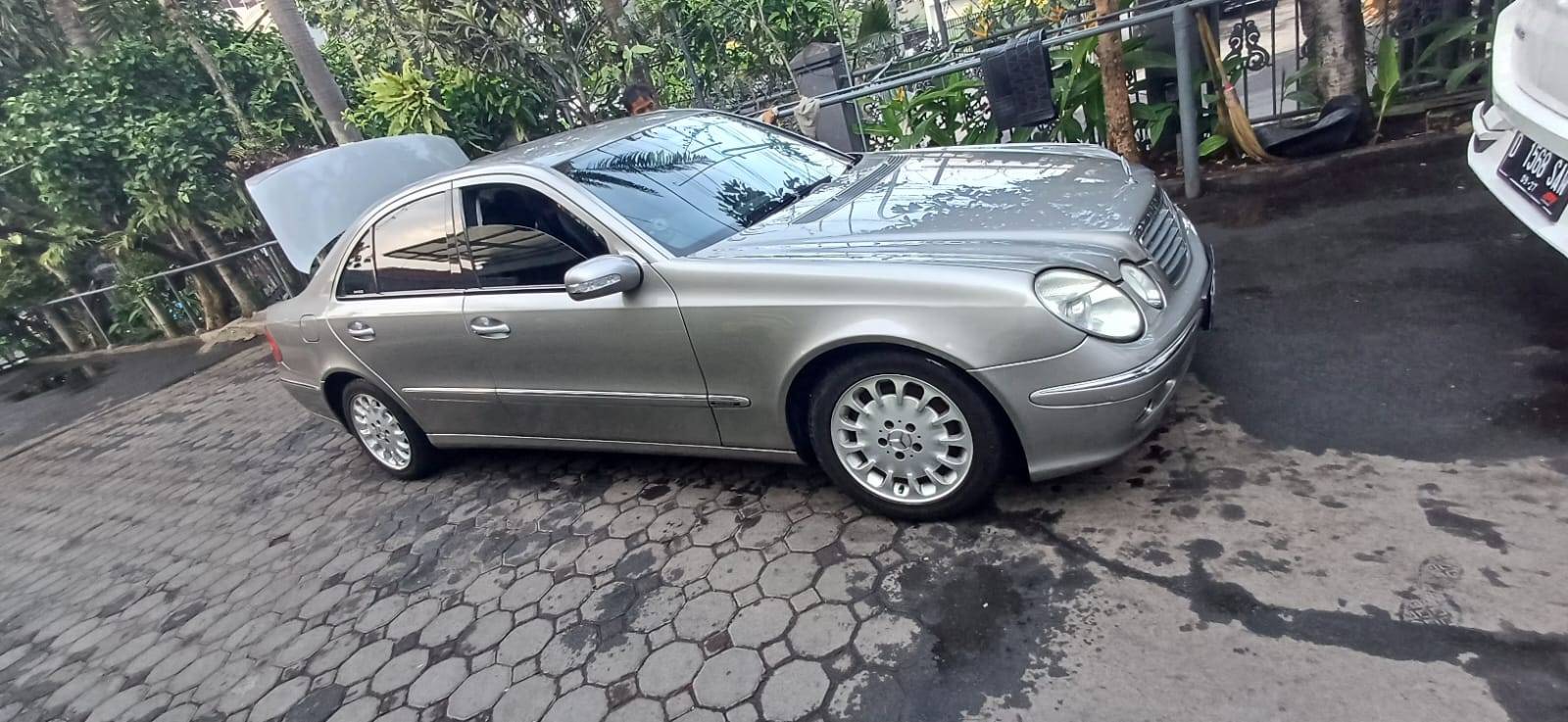 2005 Mercedes Benz E-Class  e 260 2005 Mercedes Benz E-Class  e 260