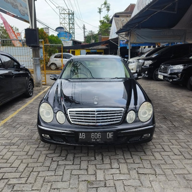 2005 Mercedes Benz E-Class  e 260