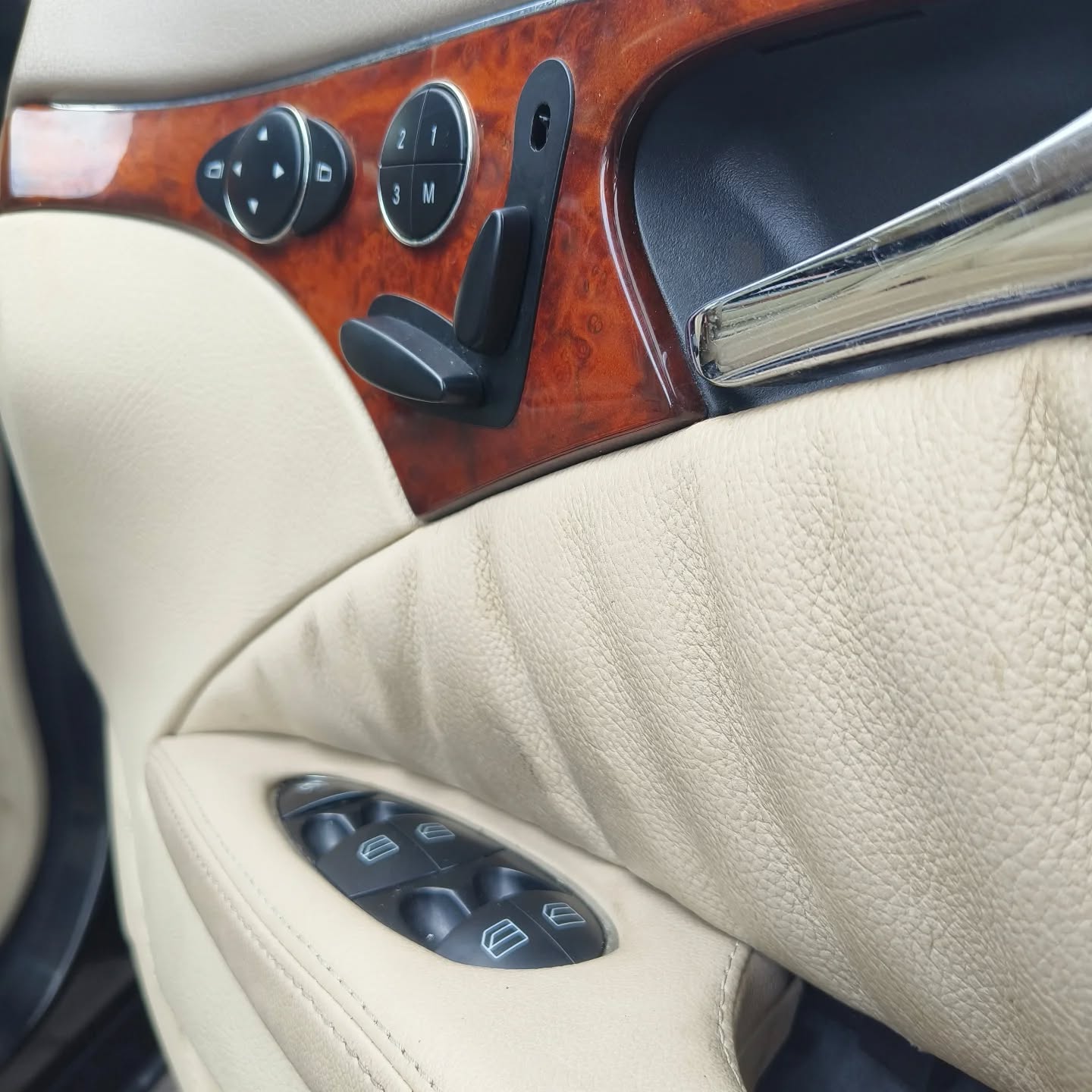 2005 Mercedes Benz E-Class  e 260 2005 Mercedes Benz E-Class  e 260