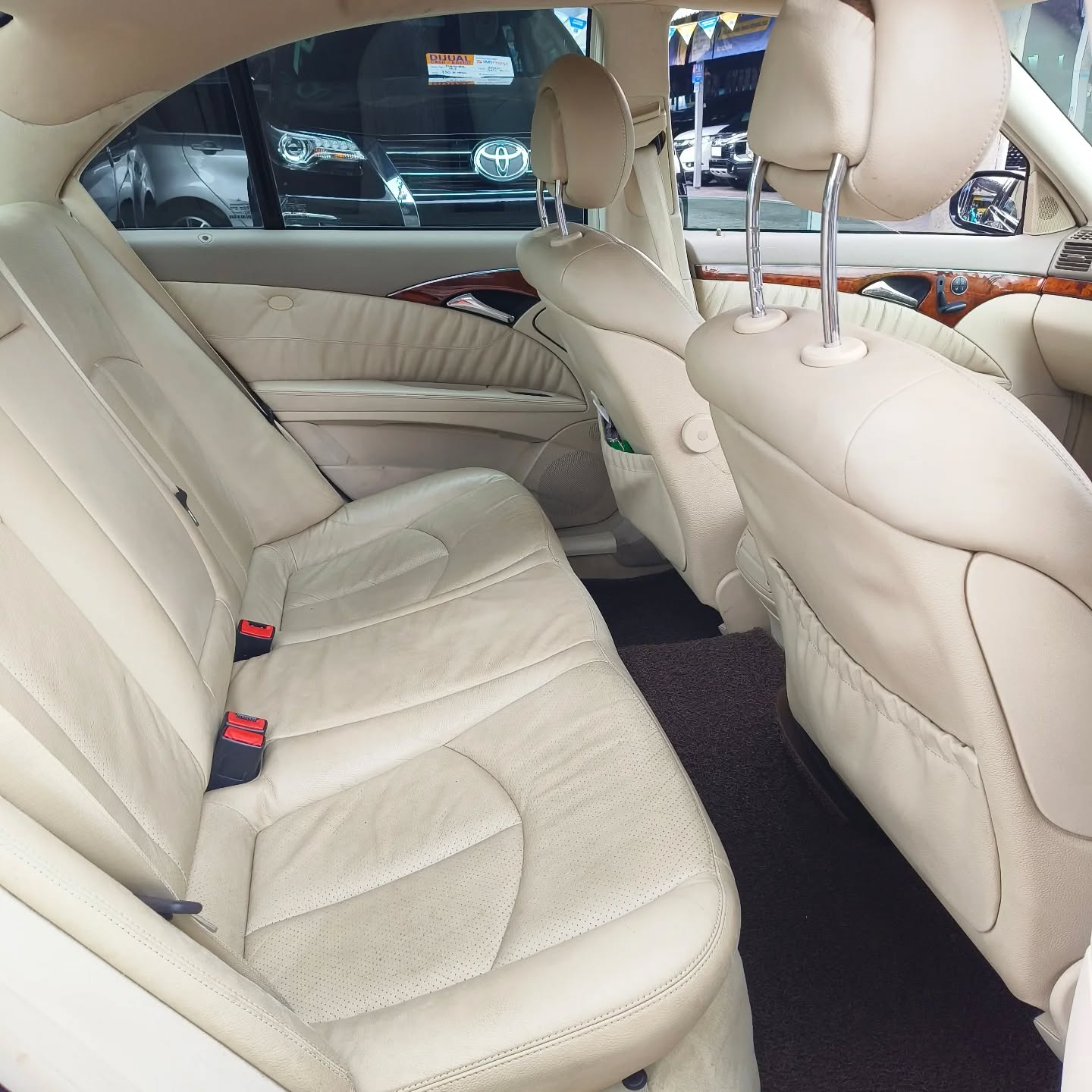 2005 Mercedes Benz E-Class  e 260 2005 Mercedes Benz E-Class  e 260