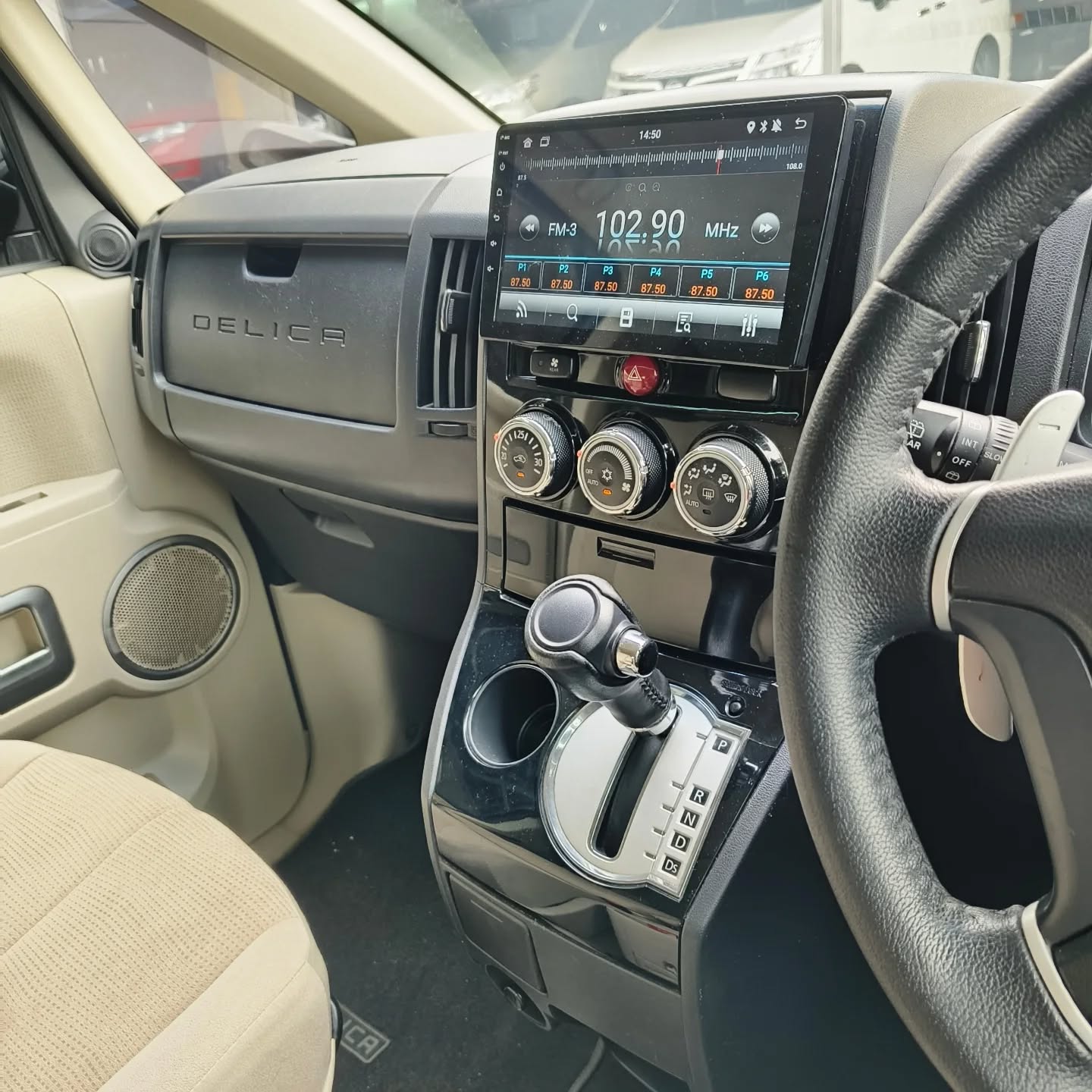 2014 Mitsubishi Delica 2.0 D5 AT 2014 Mitsubishi Delica 2.0 D5 AT