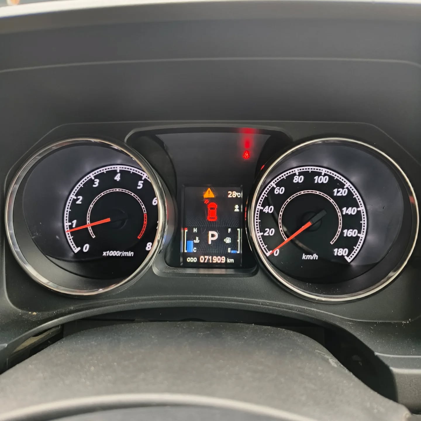 2014 Mitsubishi Delica 2.0 D5 AT 2014 Mitsubishi Delica 2.0 D5 AT