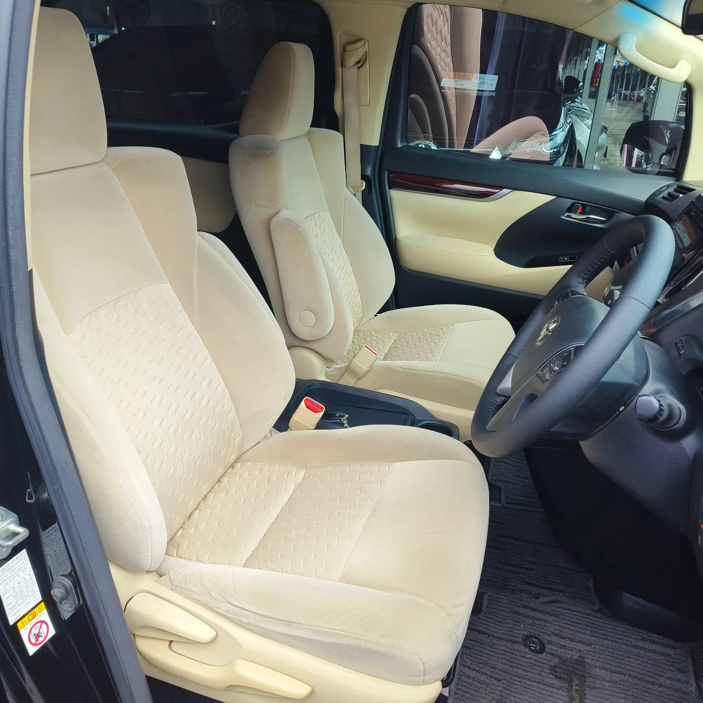 2015 Toyota Alphard 2.5L X CVT 2015 Toyota Alphard 2.5L X CVT