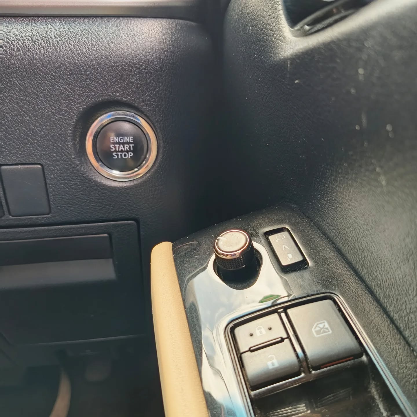 2015 Toyota Alphard 2.5L X CVT 2015 Toyota Alphard 2.5L X CVT