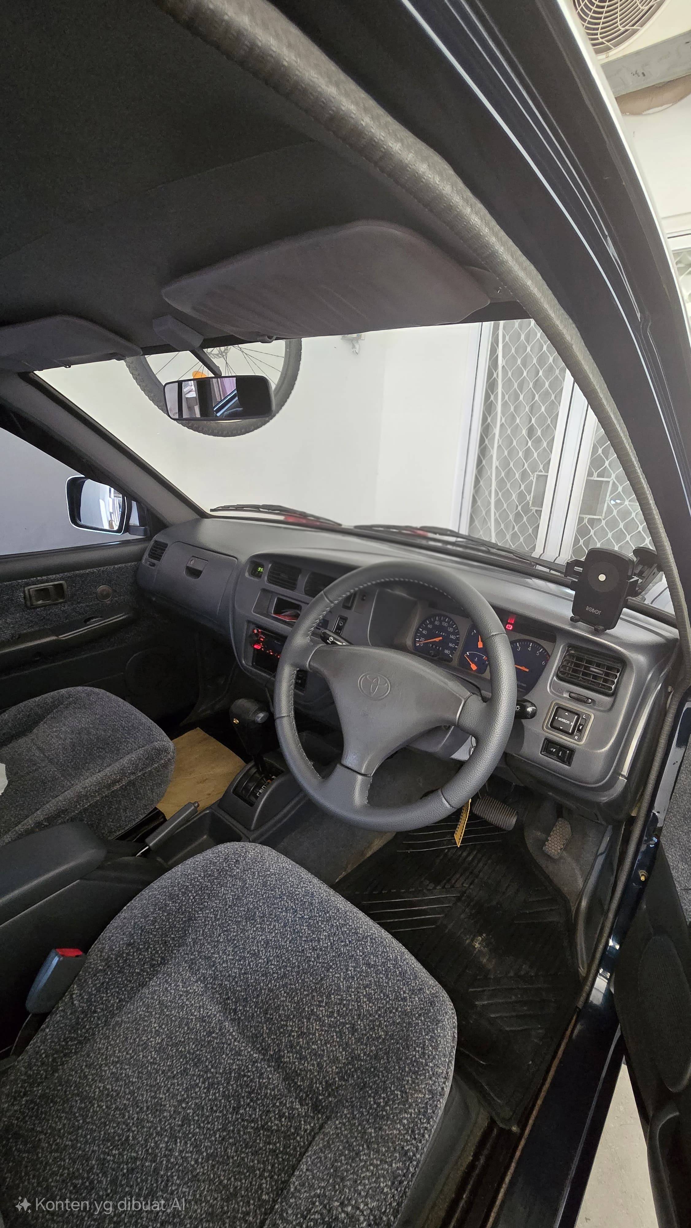 2000 Toyota Kijang  1.8L LGX 2000 Toyota Kijang  1.8L LGX