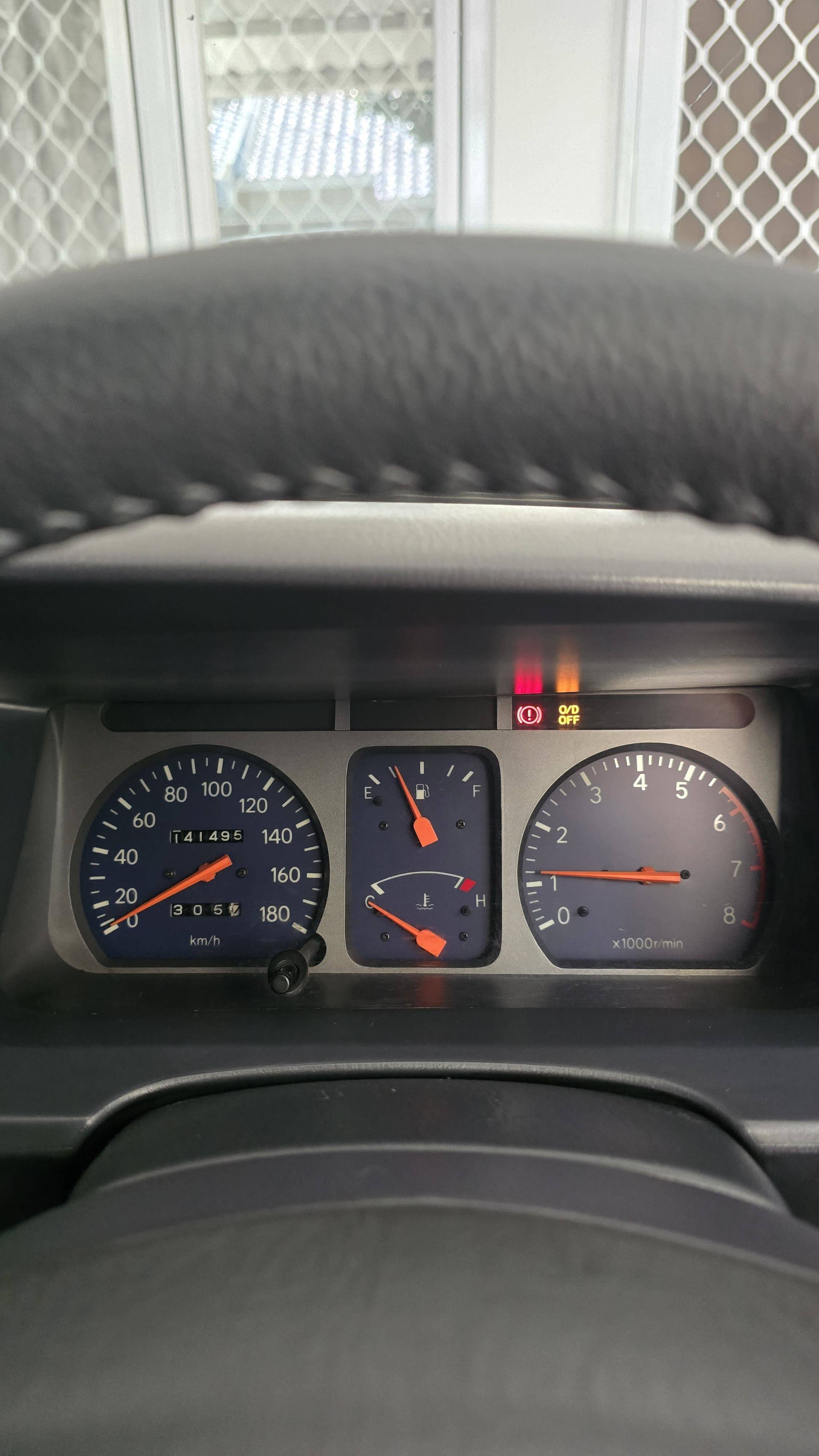 2000 Toyota Kijang  1.8L LGX 2000 Toyota Kijang  1.8L LGX