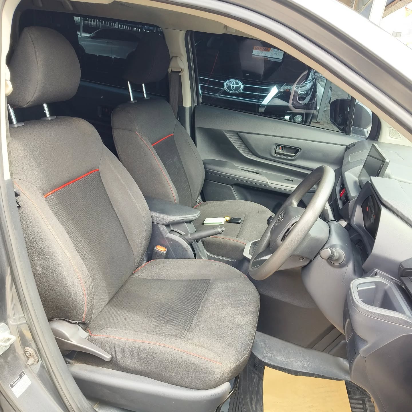 2021 Daihatsu Xenia 1.3 R MT 2021 Daihatsu Xenia 1.3 R MT